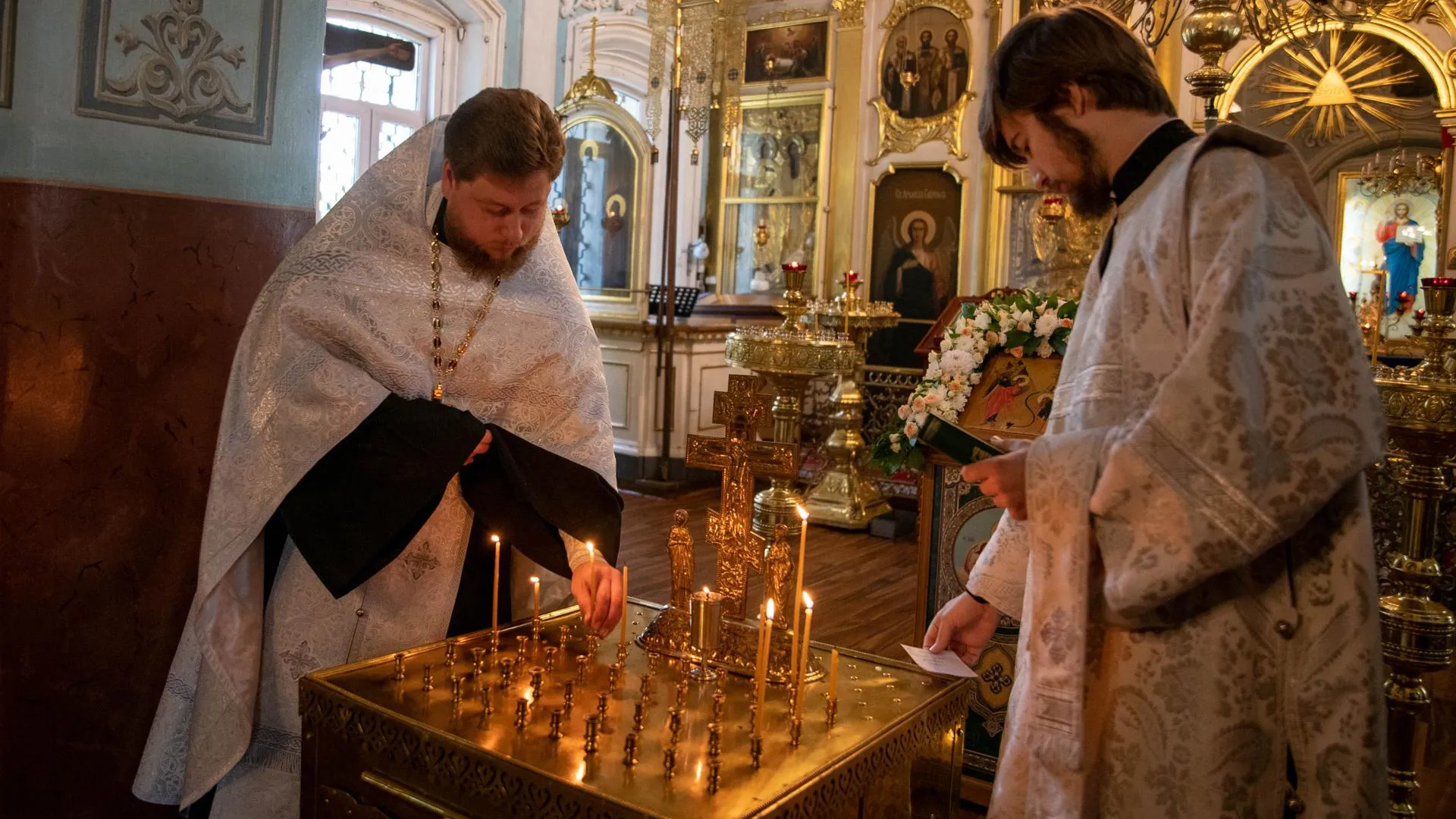 В Николо-Архангельском храме в Подмосковье почтили память погибших сотрудников УФСИН