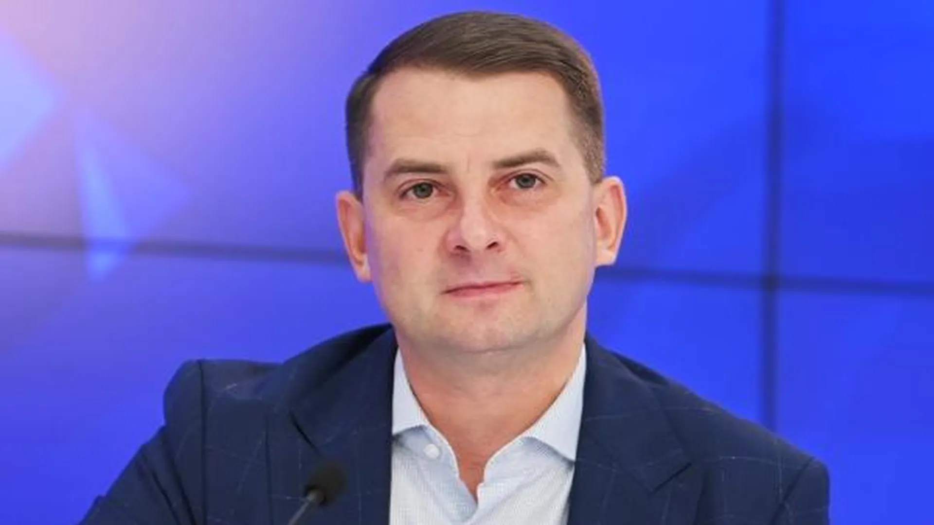 Депутат Нилов считает недопустимой продажу за несколько тысяч рублей атласов с новыми территориями РФ