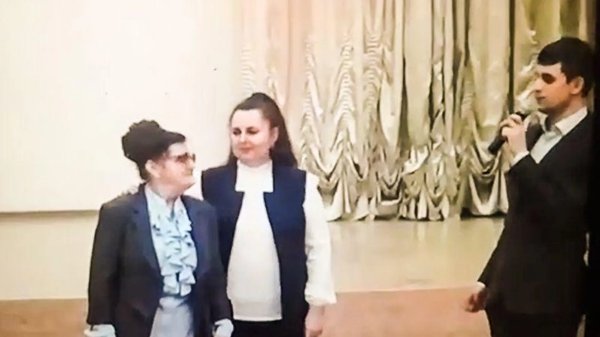 «Неповторимые эмоции»: выяснилось, как московским школьникам удалось воссоединить двух сестер