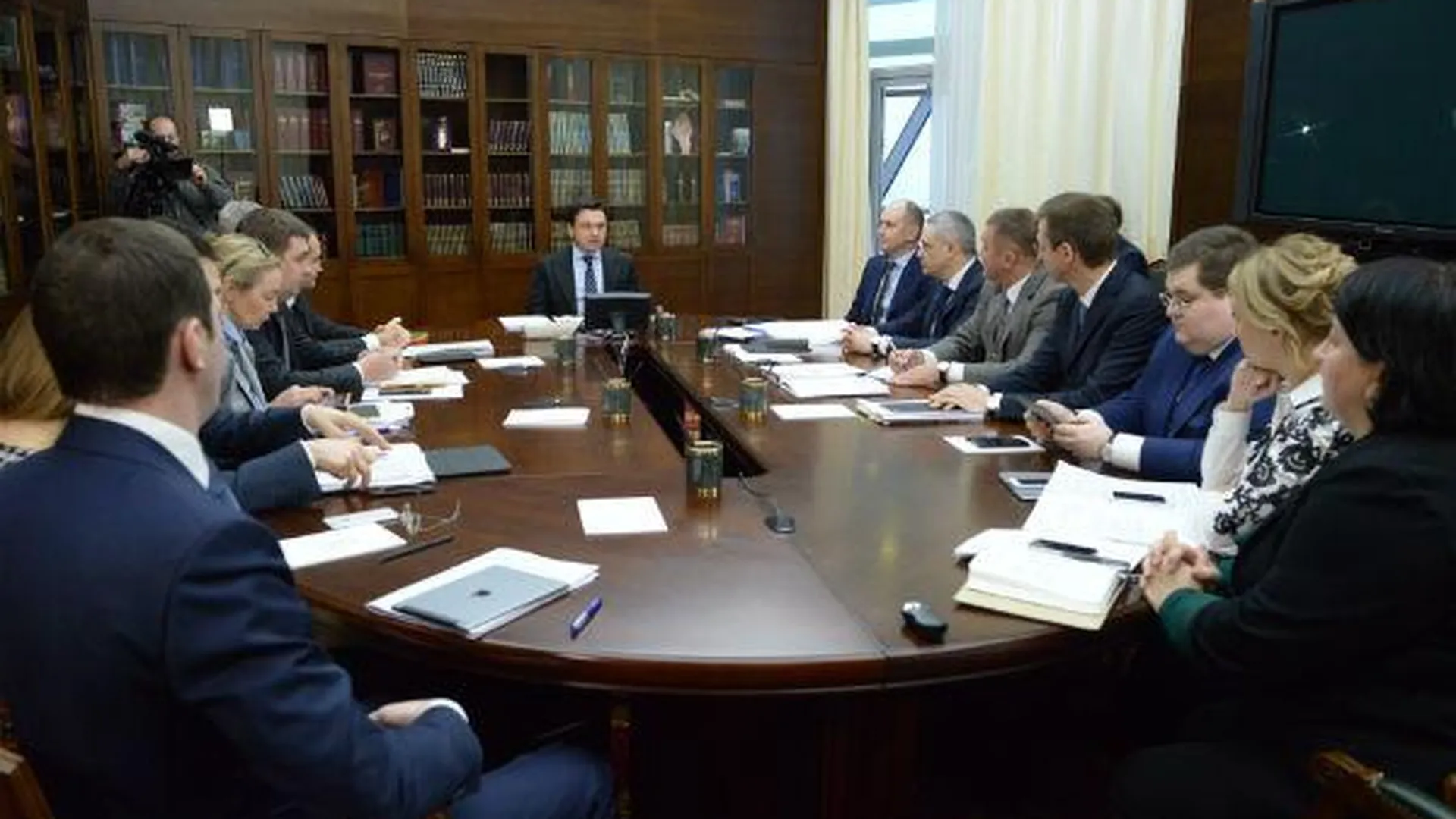 Главы двух районов Подмосковья представили губернатору итоги работы