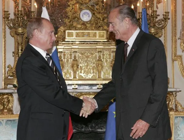 Владимир Путин и Жак Ширак (слева направо) в Париже