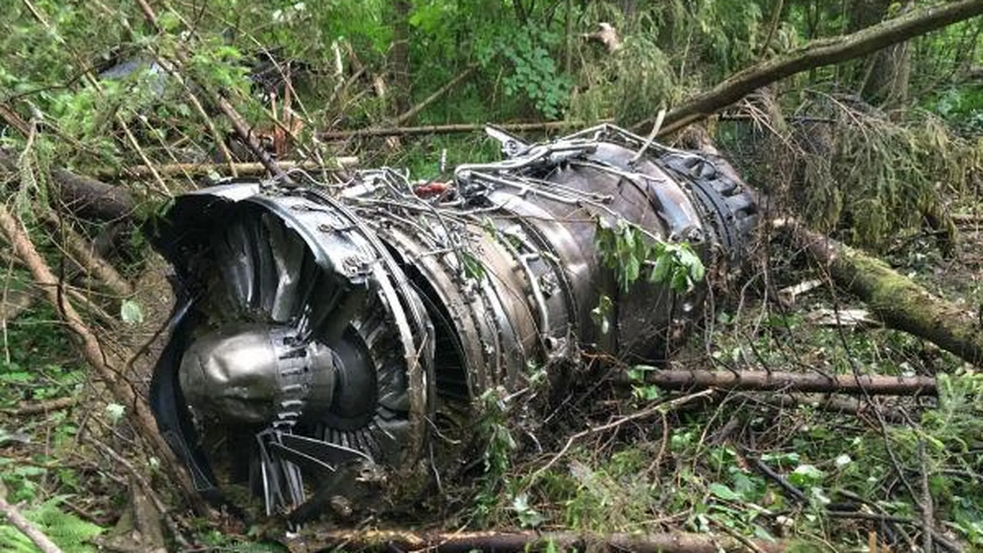 Минобороны РФ: в Подмосковье разбился истребитель Су-27, пилот погиб
