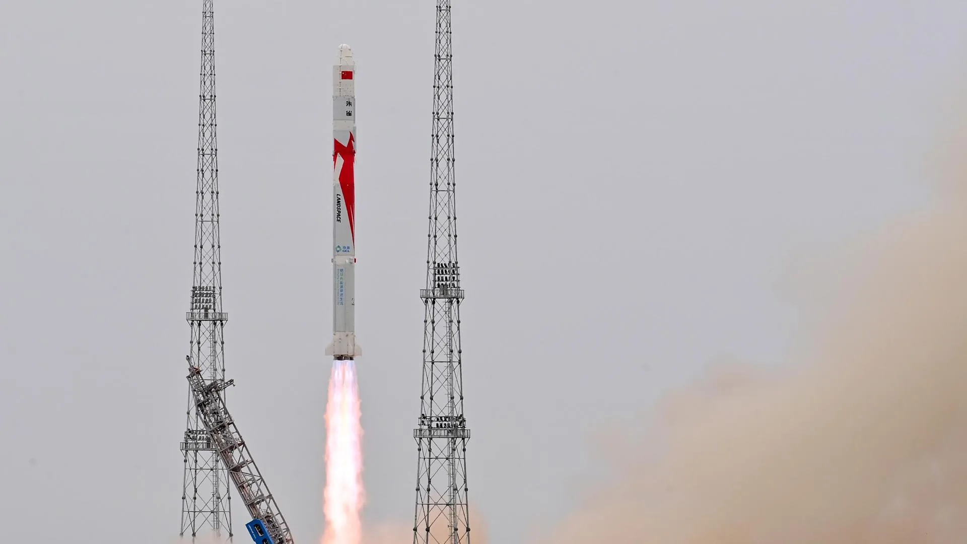 Китай запустил в космос первый спутник с искусственным интеллектом