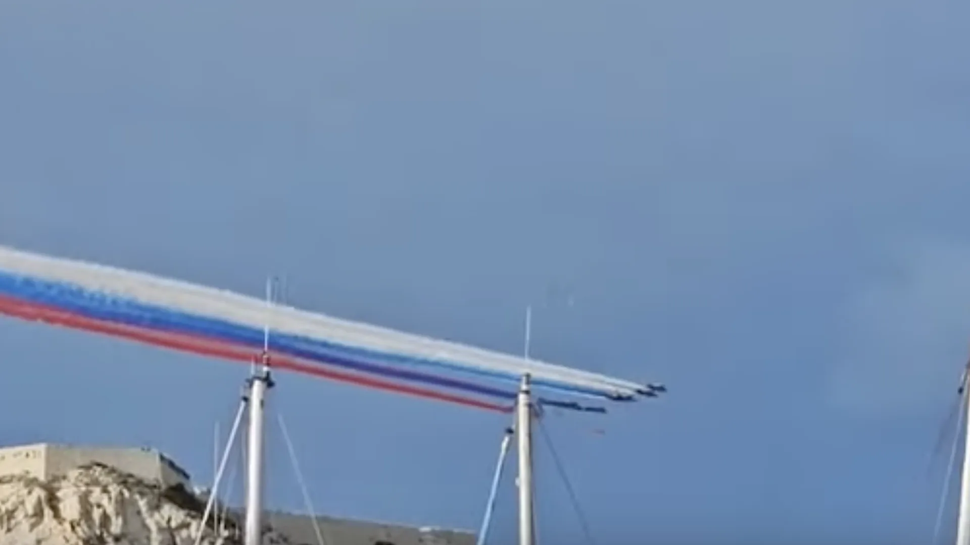 Флаг России появился в небе над страной НАТО