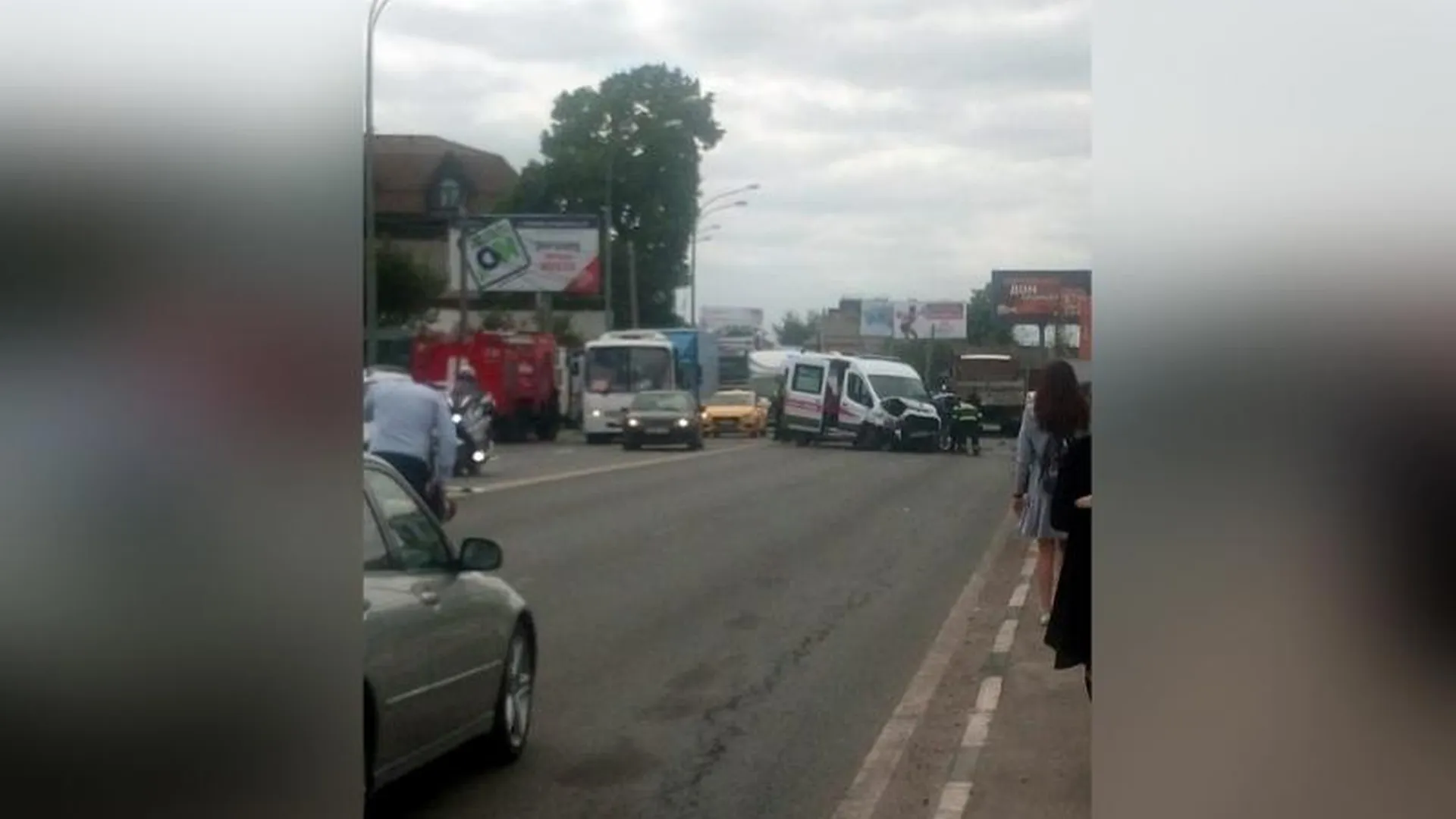 Скорая столкнулась с автомобилями на Щелковском шоссе