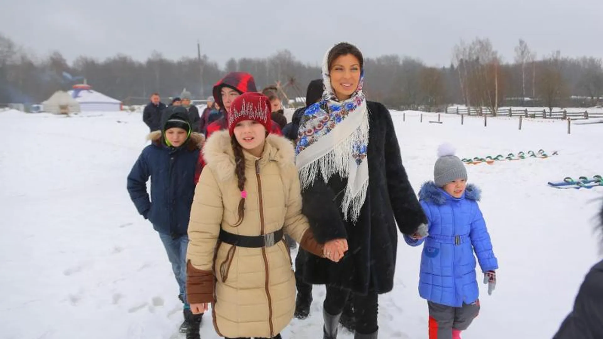 Екатерина Богдасарова отметила Масленицу с воспитанниками детдомов в этнопарке «Кочевник» 
