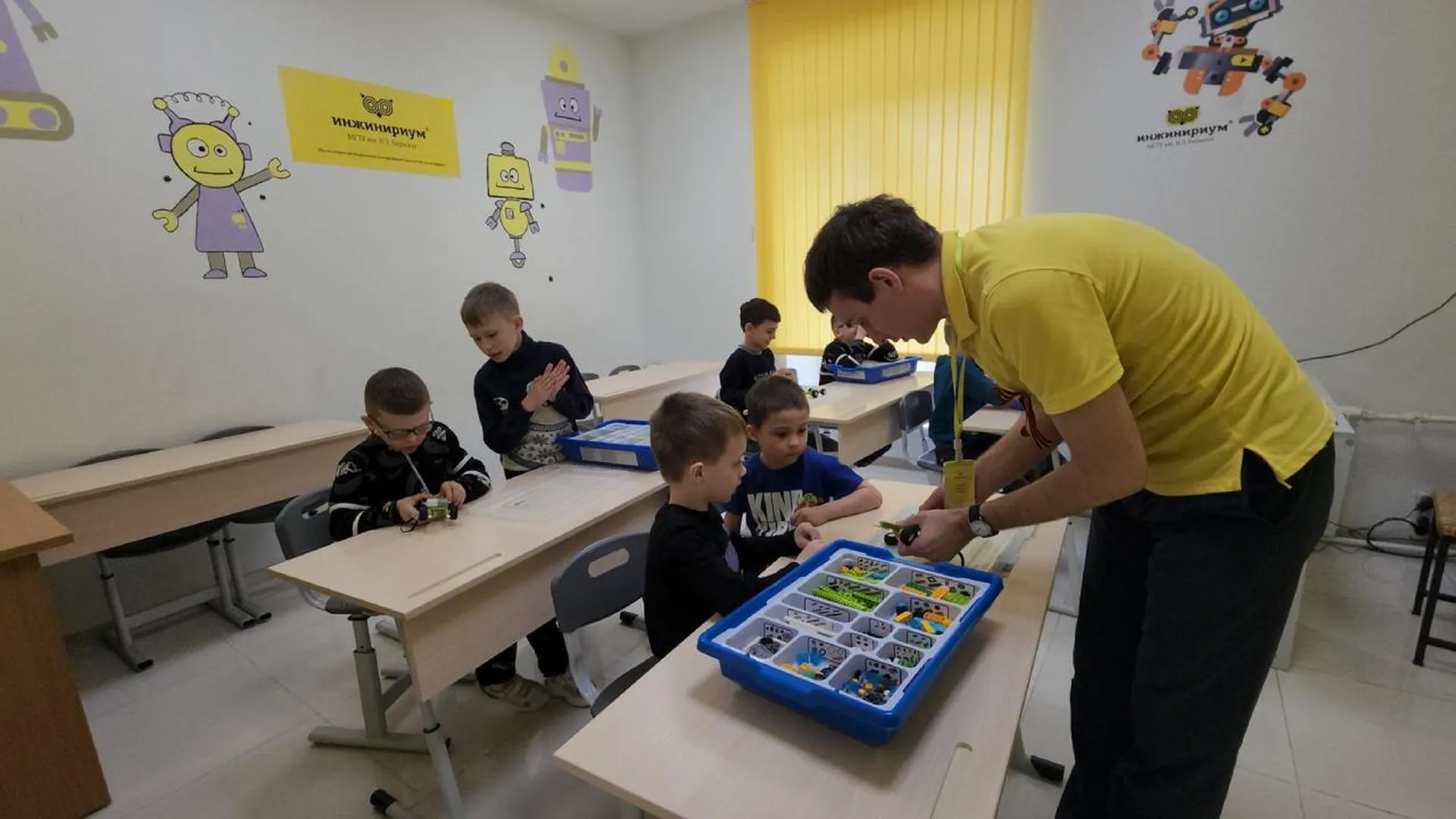 Школьники собрали роботизированные бронемашины из специального конструктора в Егорьевске