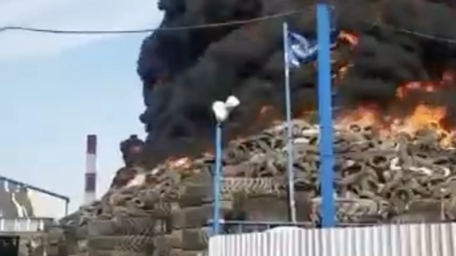 Крупный пожар произошел в Дзержинском