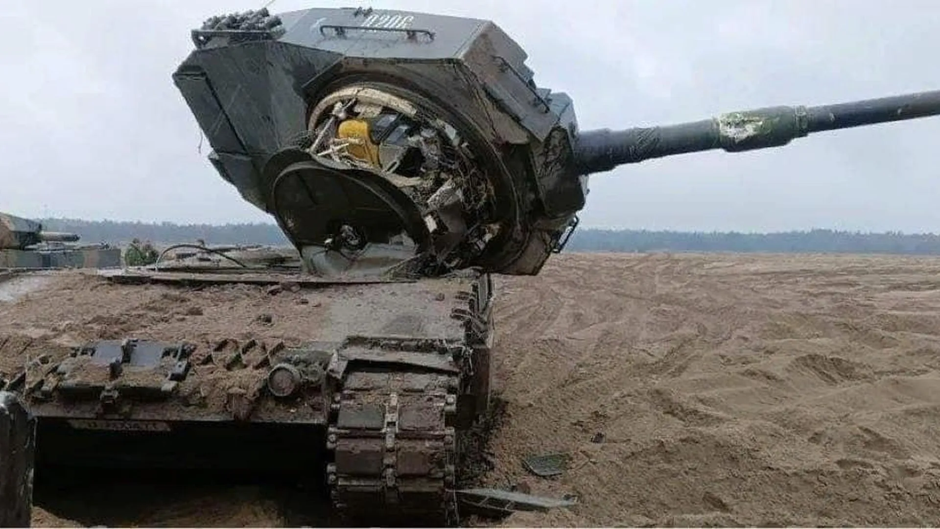 Украинские военные в ходе тренировки оторвали башню польскому танку Leopard 2