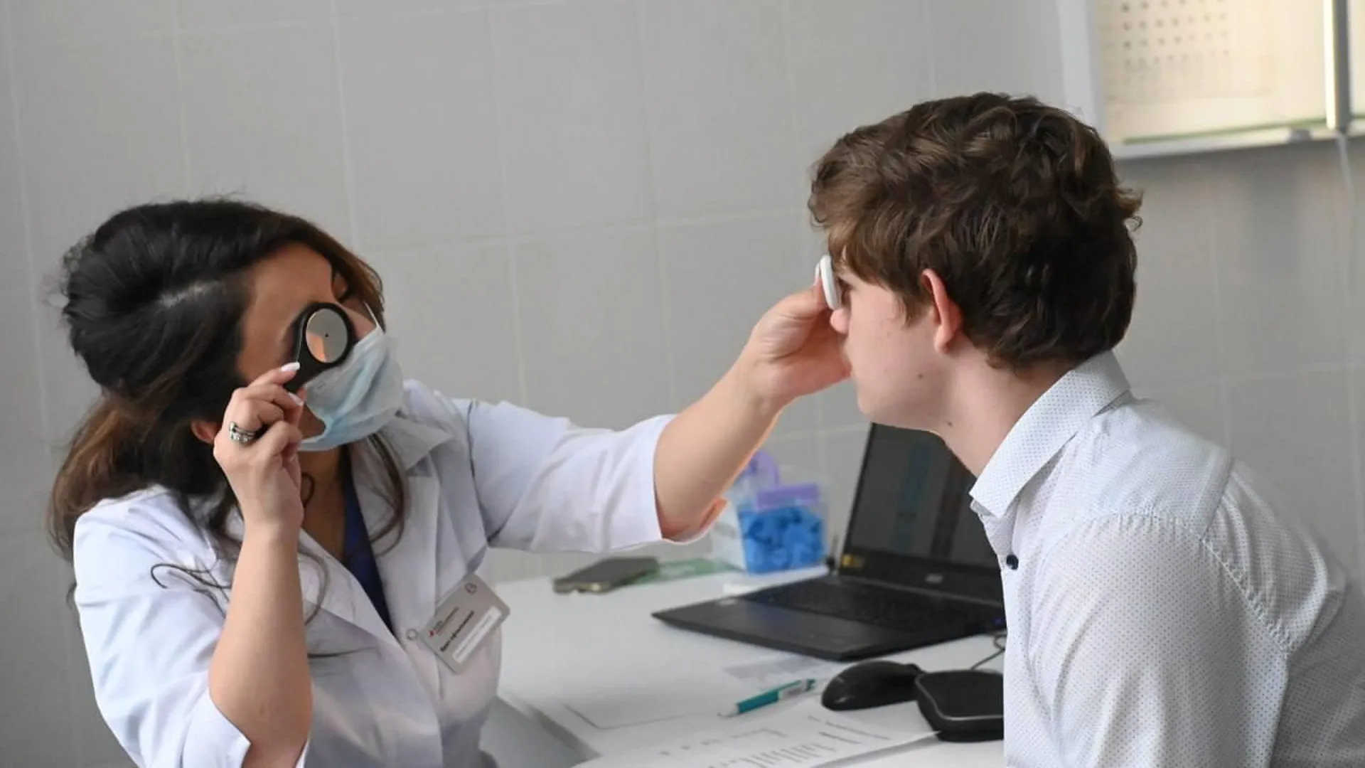 Кабинеты доврачебной проверки зрения открылись в детских поликлиниках Московской области