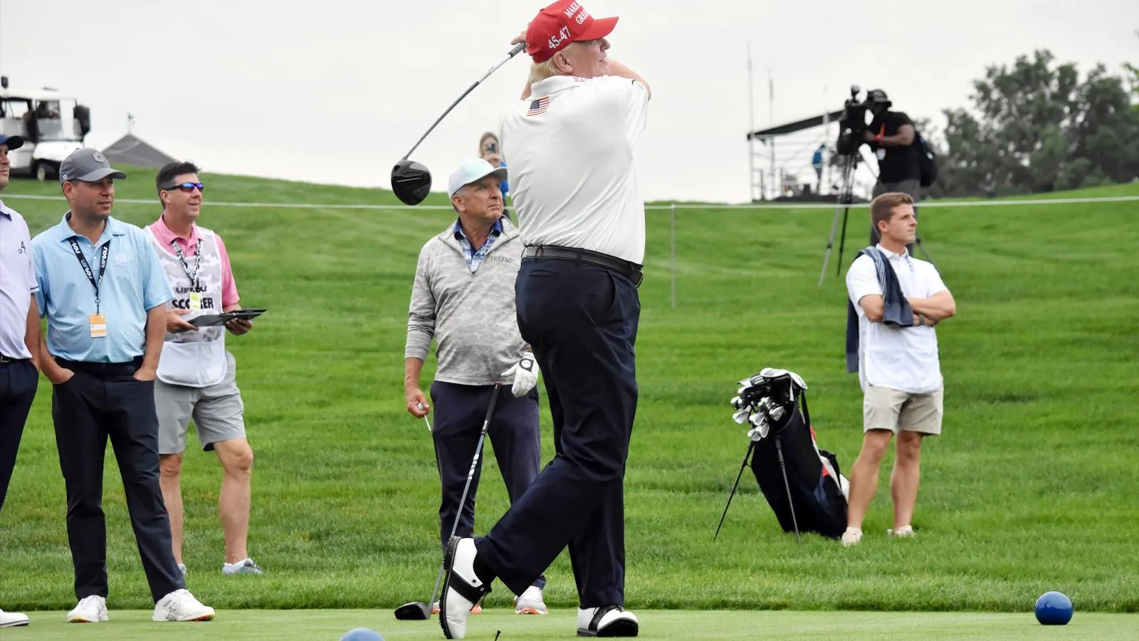 Экс-президент США Дональд Трамп на турнире по гольфу в Бедминстере, штат Нью-Джерси, 10 августа 2023 года. Kyle Mazza