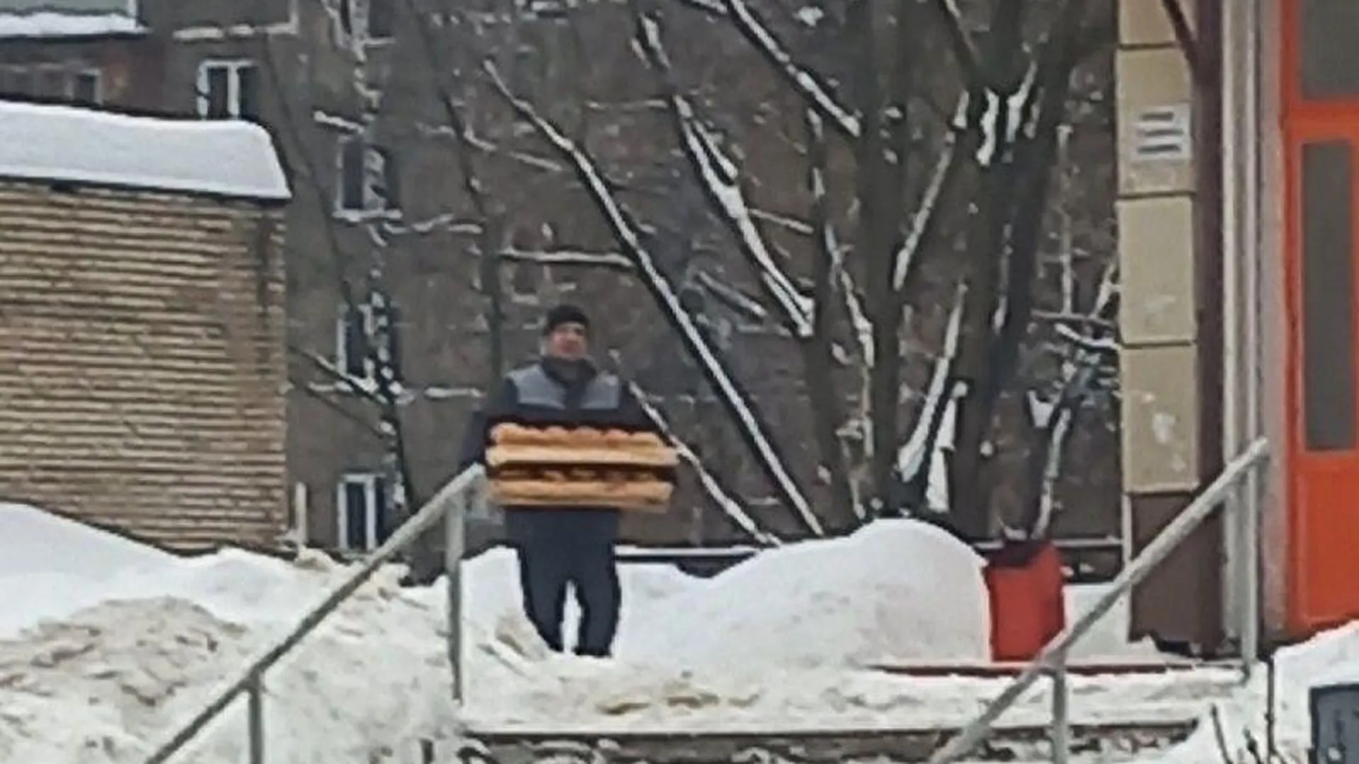 На грязных доставщиков хлеба пожаловалась горожанка из Электрогорска