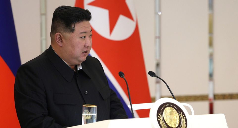 МИД: Ким Чен Ын приедет в Россию при наличии базы для подписания документов