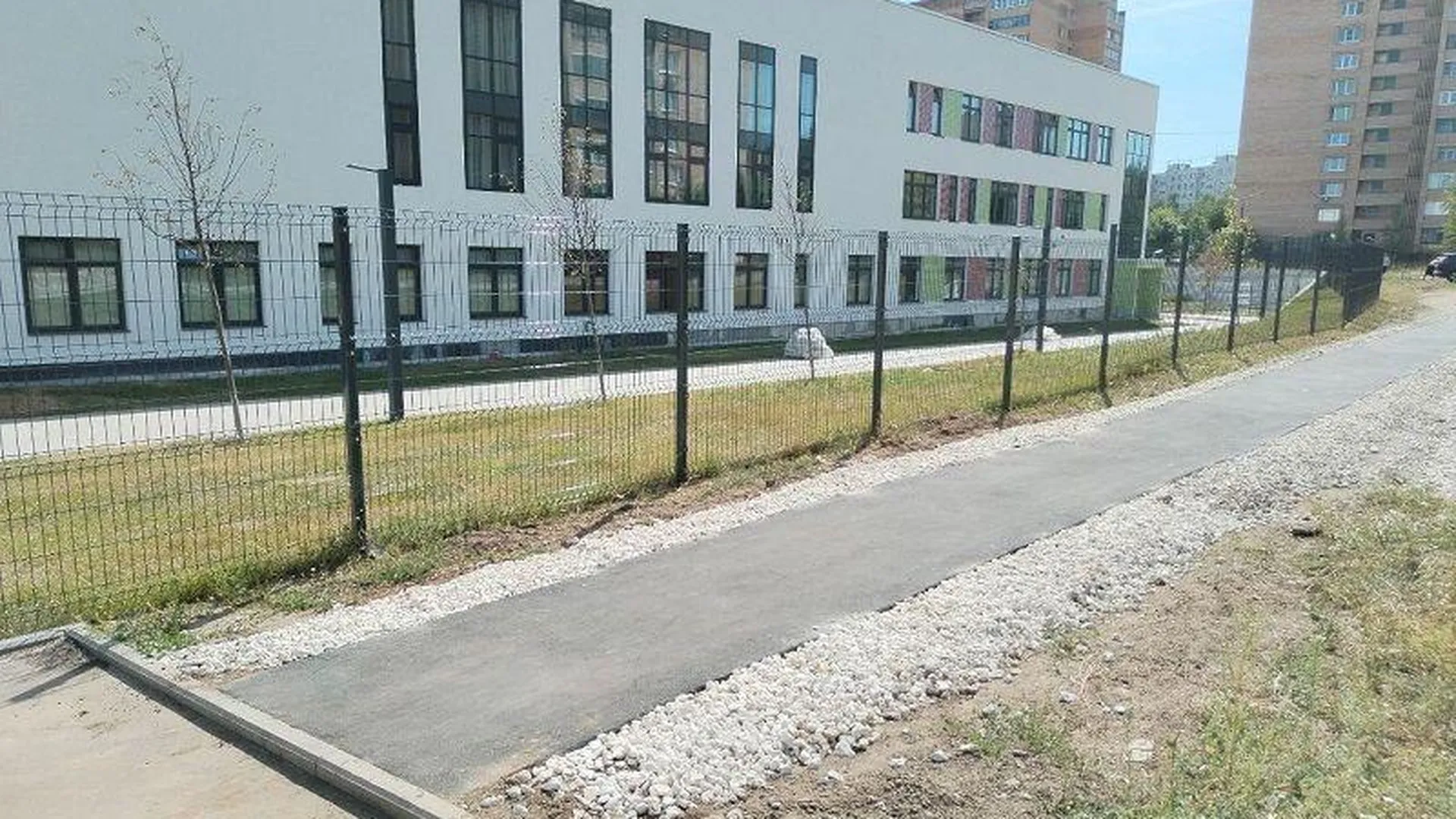 Тропинка к школе, сделанная раньше обещанного срока, порадовала жителей Фрязино