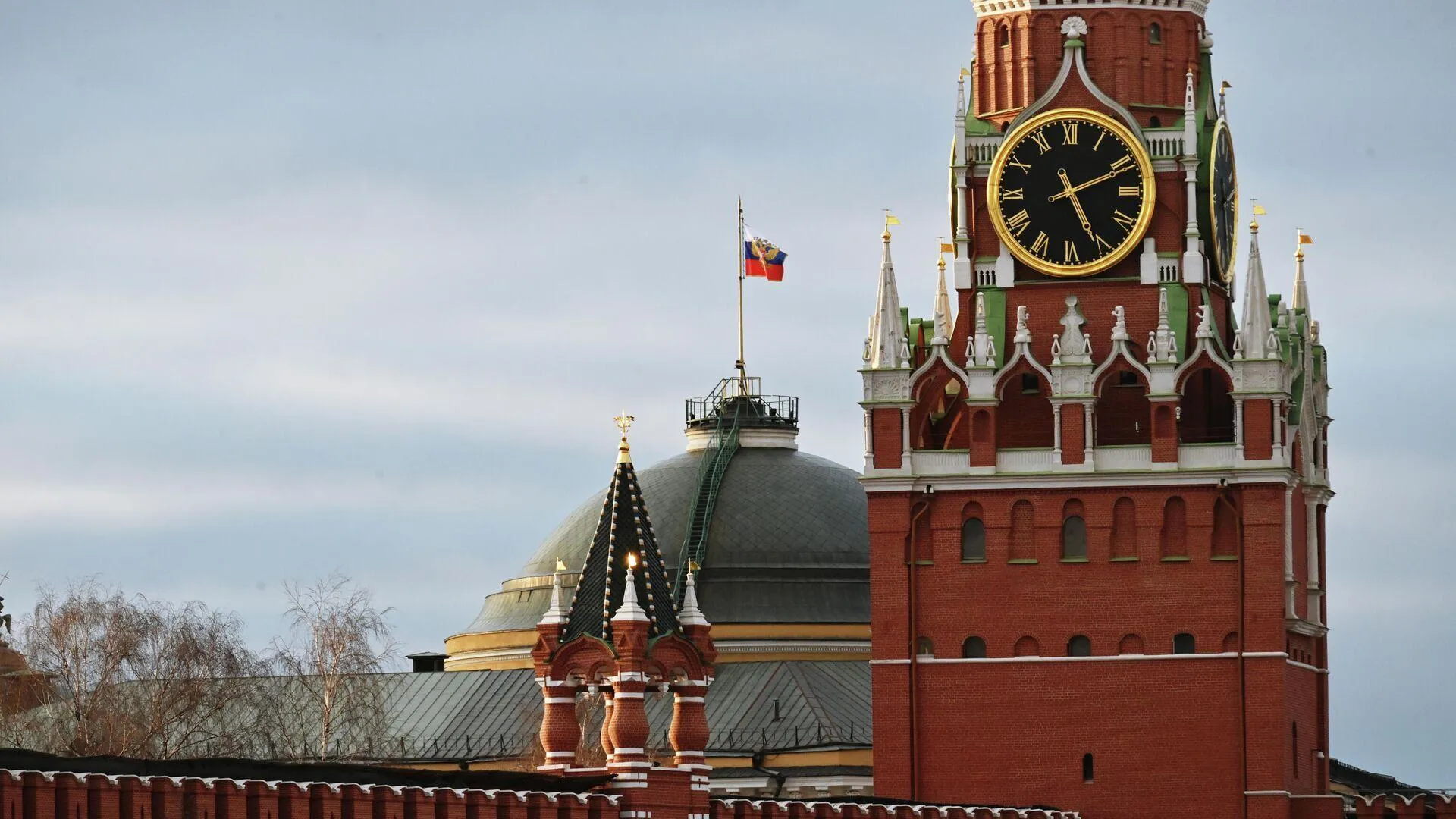 Слухи о причастности России к «покушению» на Зеленского оценили в Кремле