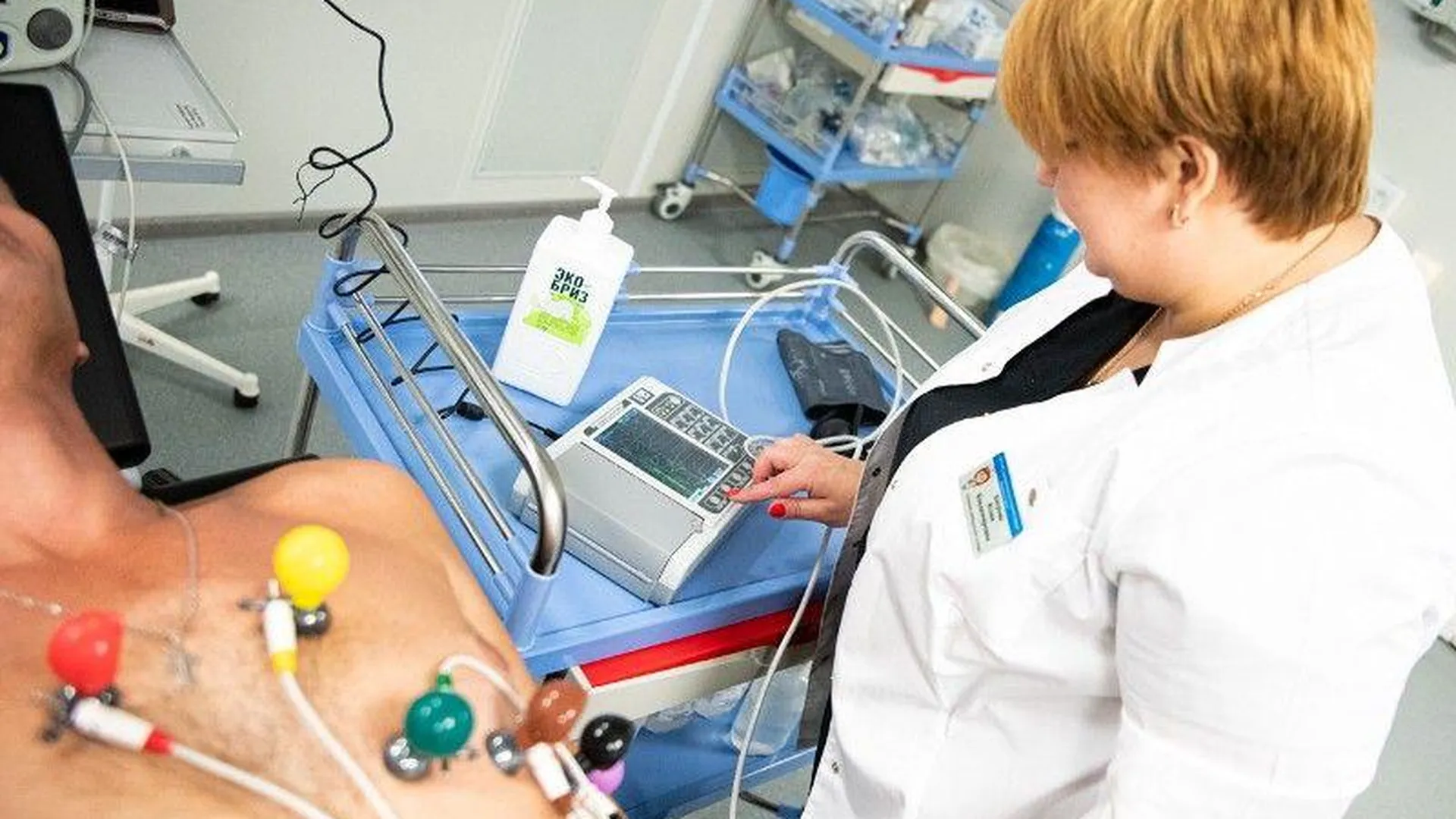 Почти 180 аппаратов для диагностики работы сердца поступили в больницы Подмосковья