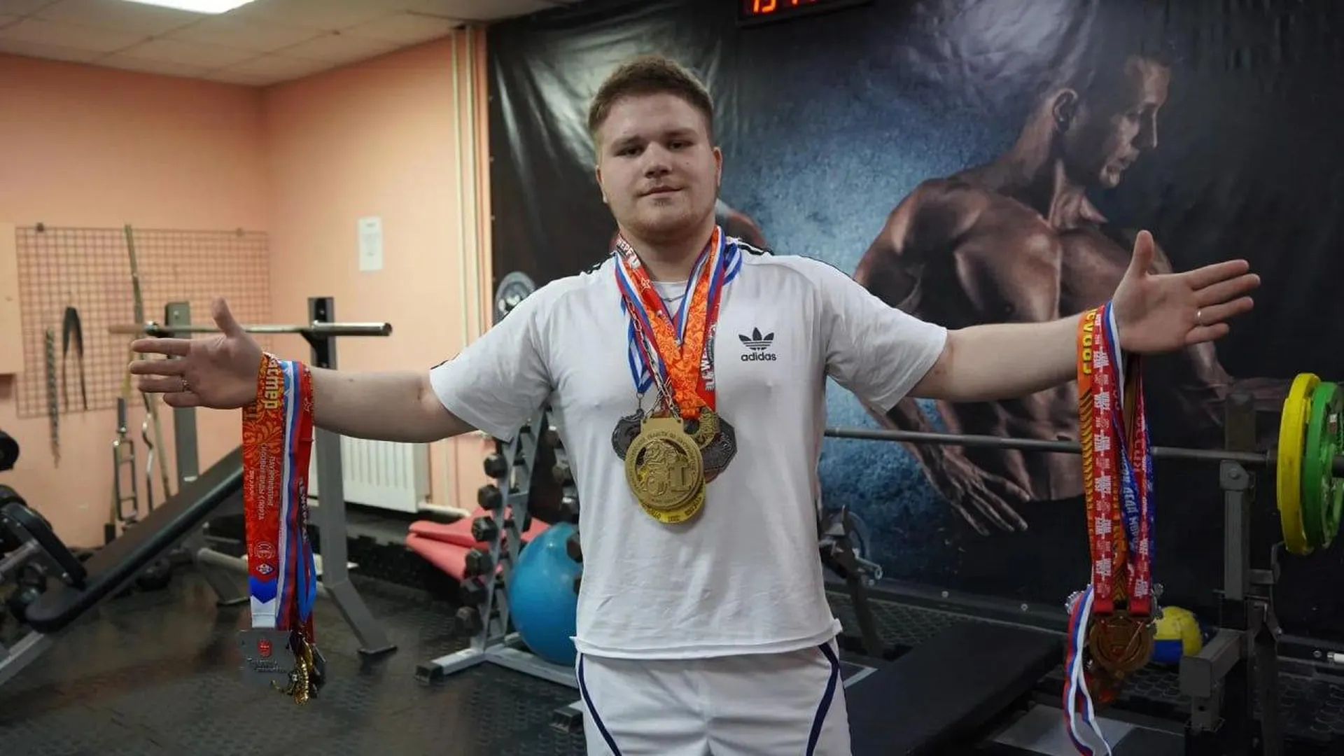 «Это история победителя»: Алексей Артюхин поздравил с победой самого сильного юношу Подмосковья
