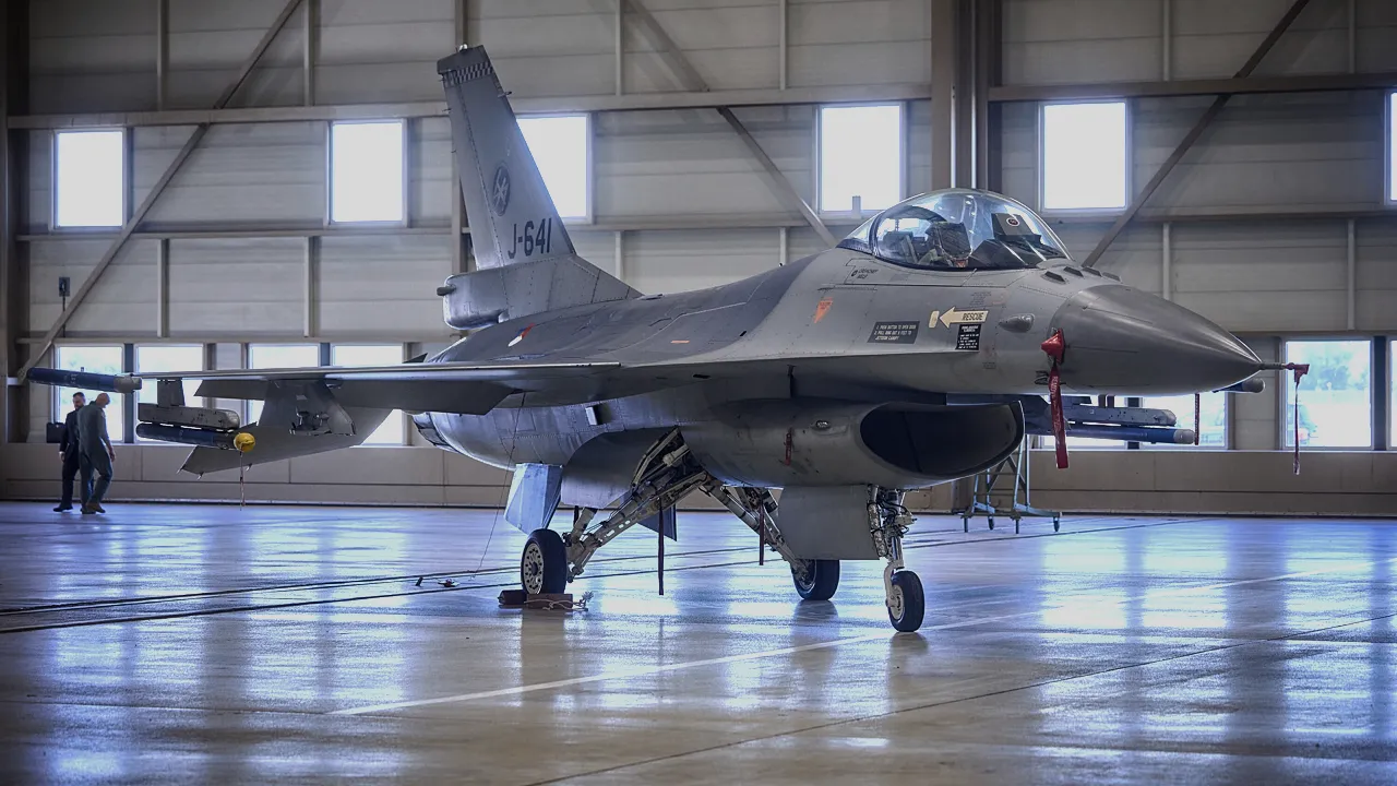 «Их боевой опыт невысок»: военный эксперт объяснил, почему иностранные пилоты F-16 не спасут ВСУ