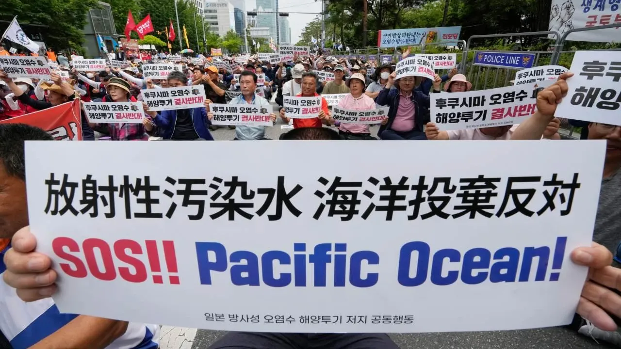 Акция южнокорейских рыбаков в Сеуле против сброса Японией воды с АЭС «Фукусима»