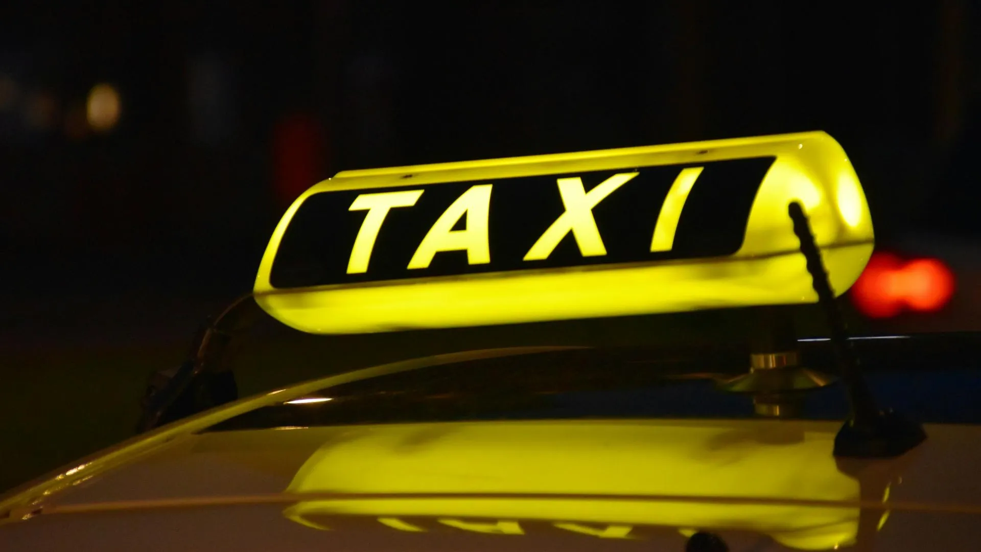 Минтранс Подмосковья поздравил таксистов с профессиональным праздником