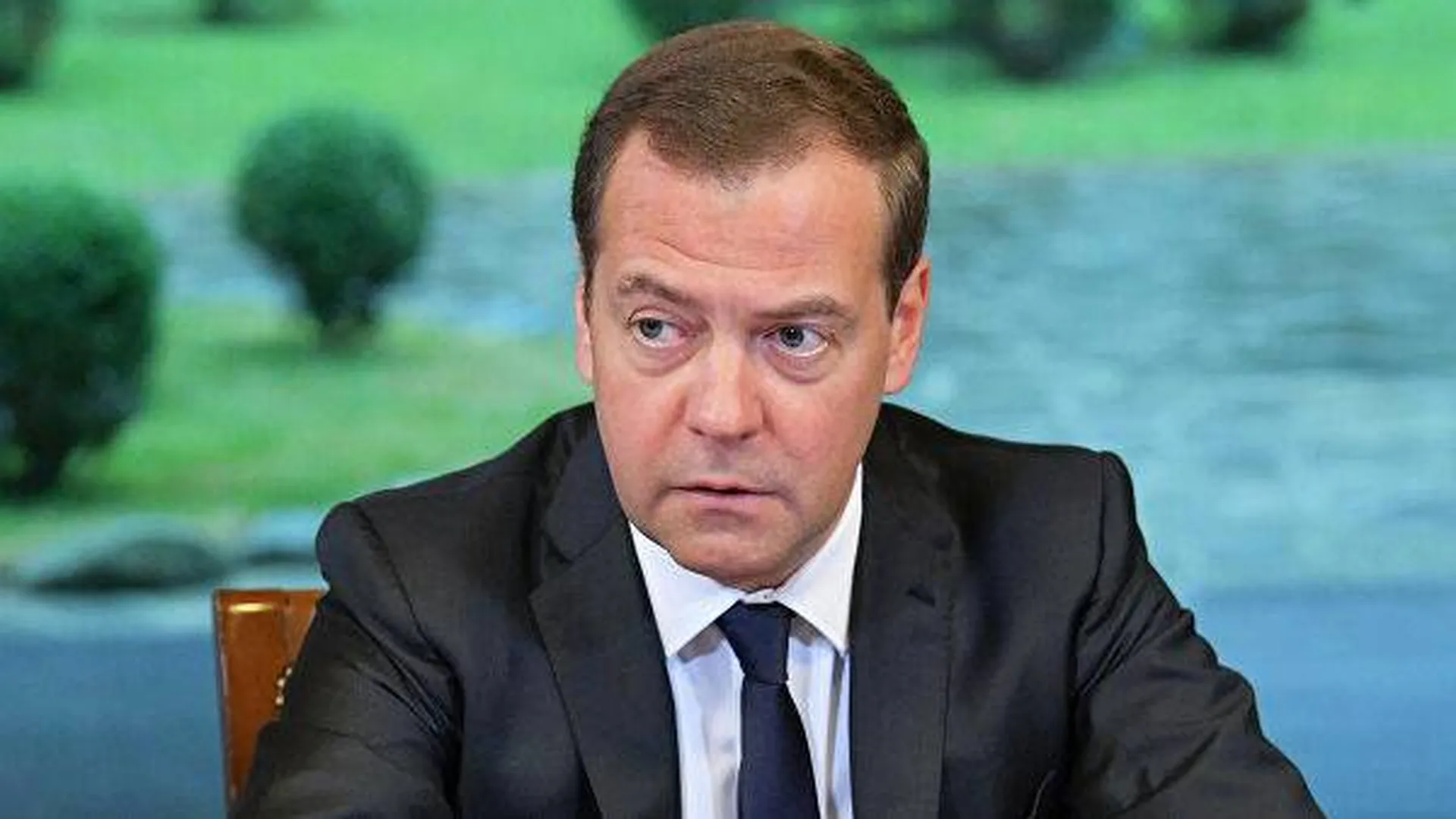 Медведев заявил, что власти России должны иметь рычаги влияния на IТ-гигантов из-за вмешательства в выборы