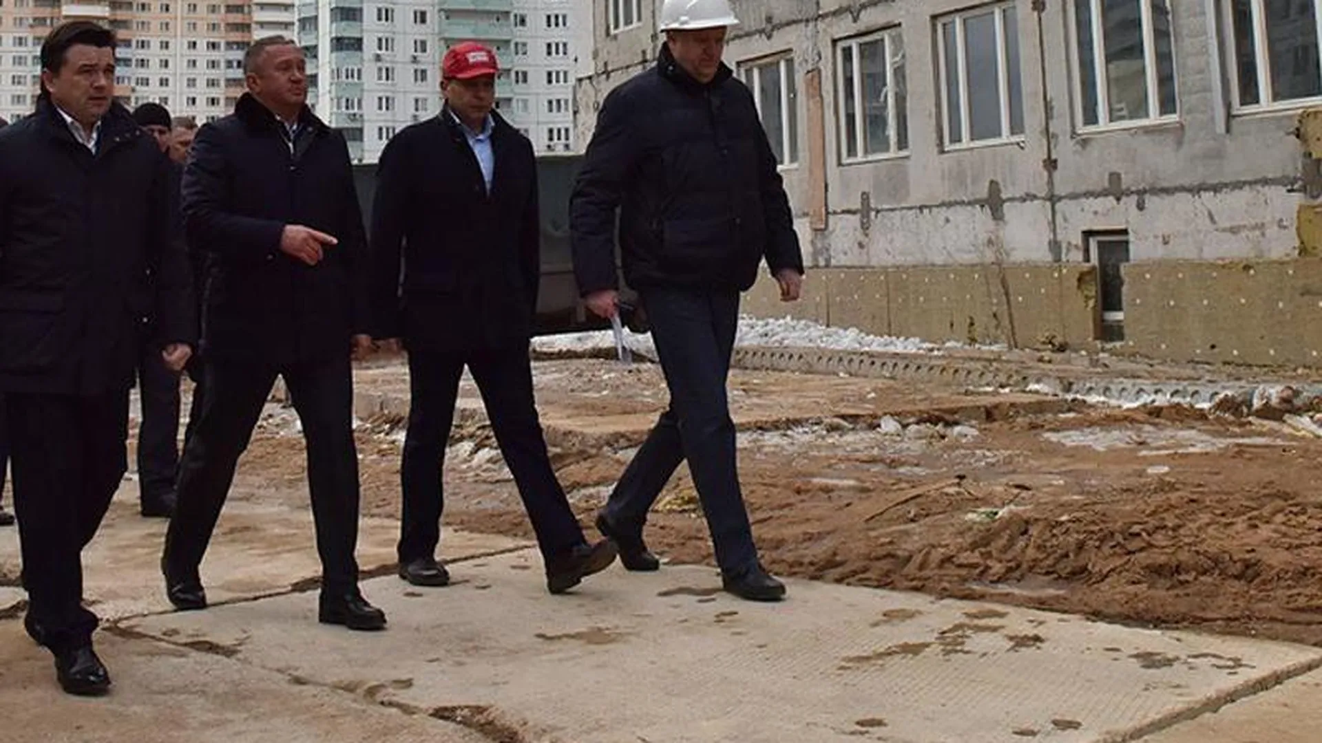 Воробьев держит на контроле строительство соцобъектов в Подмосковье