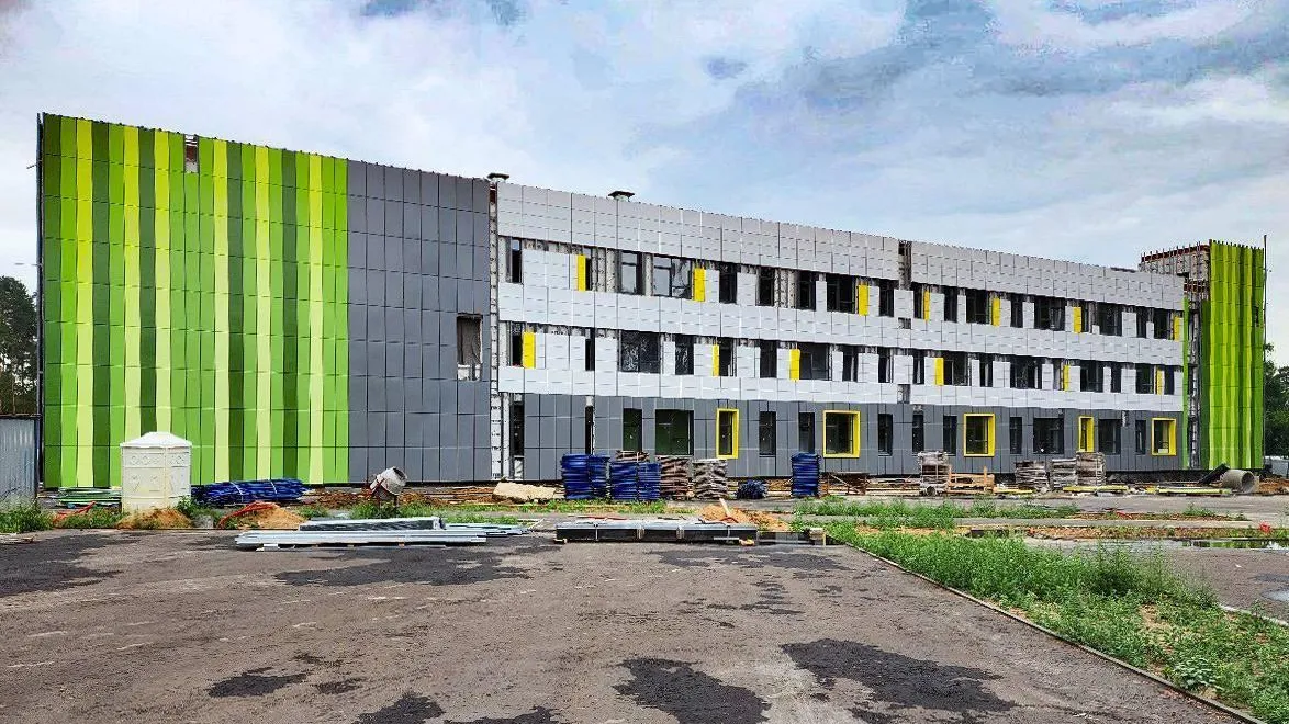 Строительство новой школы завершается на улице Высоковольтной в Раменском округе