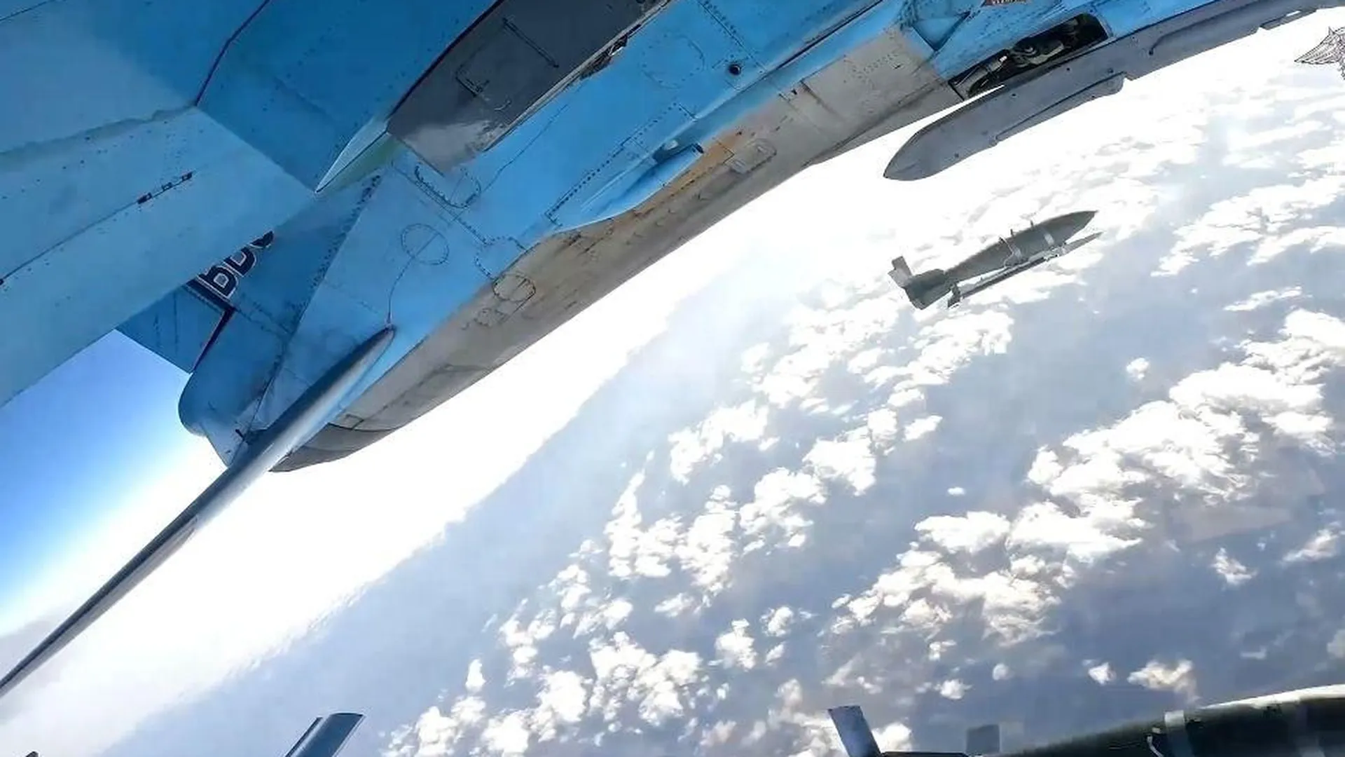 Минобороны показало видео уничтожения живой силы ВСУ новейшими фугасными авиабомбами