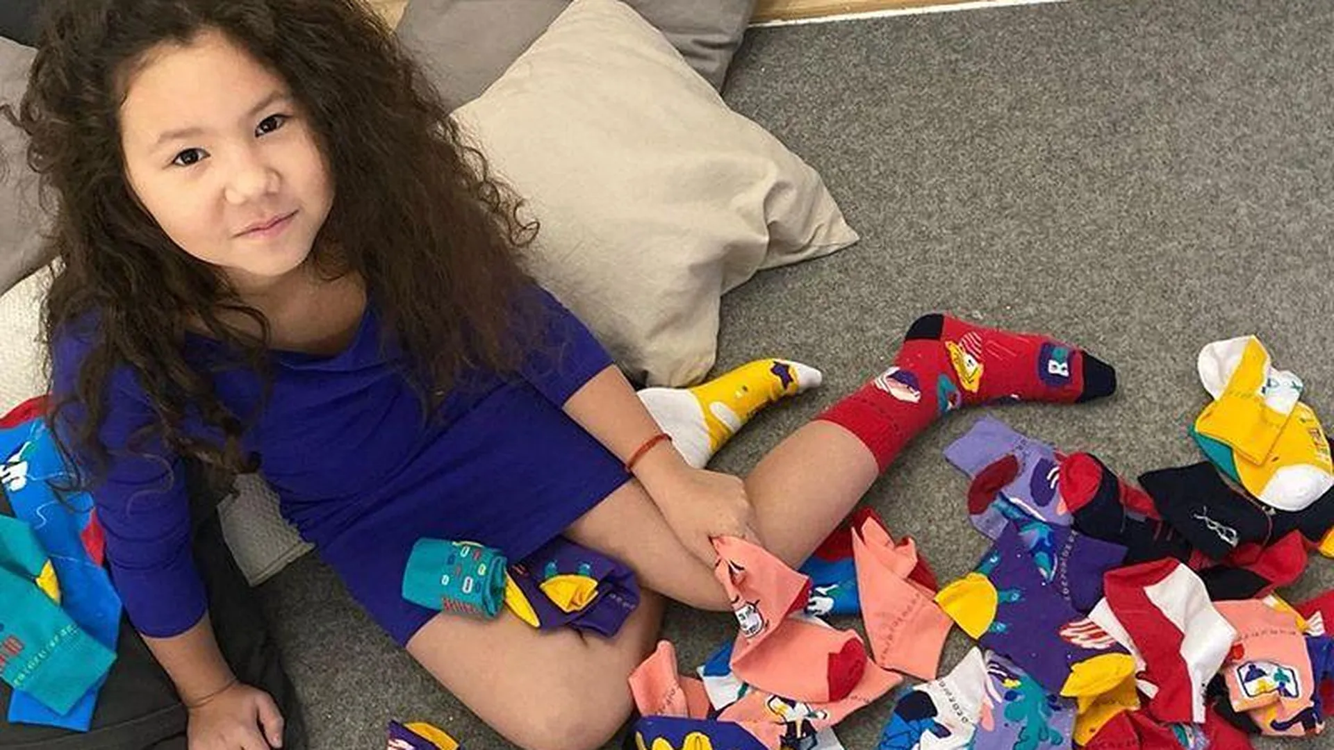 Первый миллион в десять лет: пятиклассница сколотила капитал на продаже беспарных носков