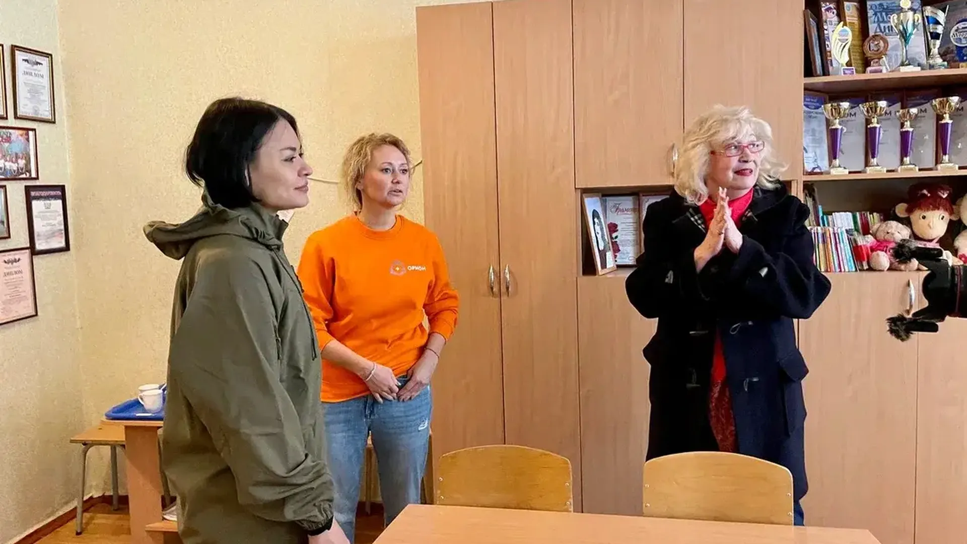 Ксения Шойгу привезла жителям ДНР гуманитарную помощь от фонда «Орион»
