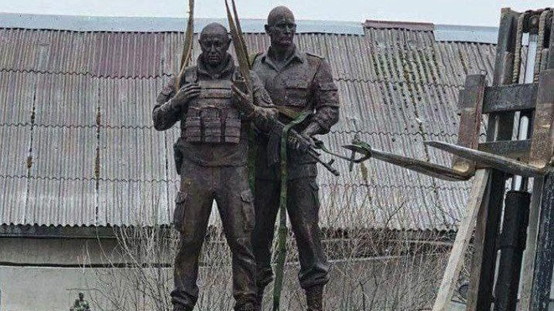 В Краснодарском крае заметили памятник Пригожину и Уткину