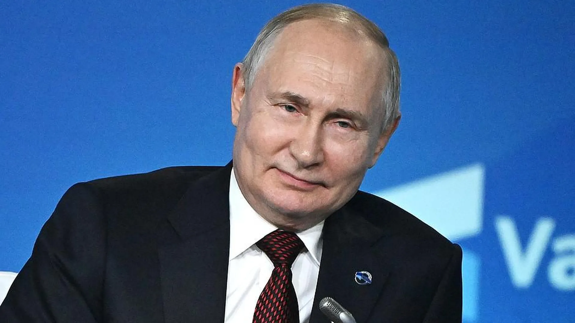 Раздраженный Зеленский и уверенный Путин. В Германии сравнили поведение двух президентов