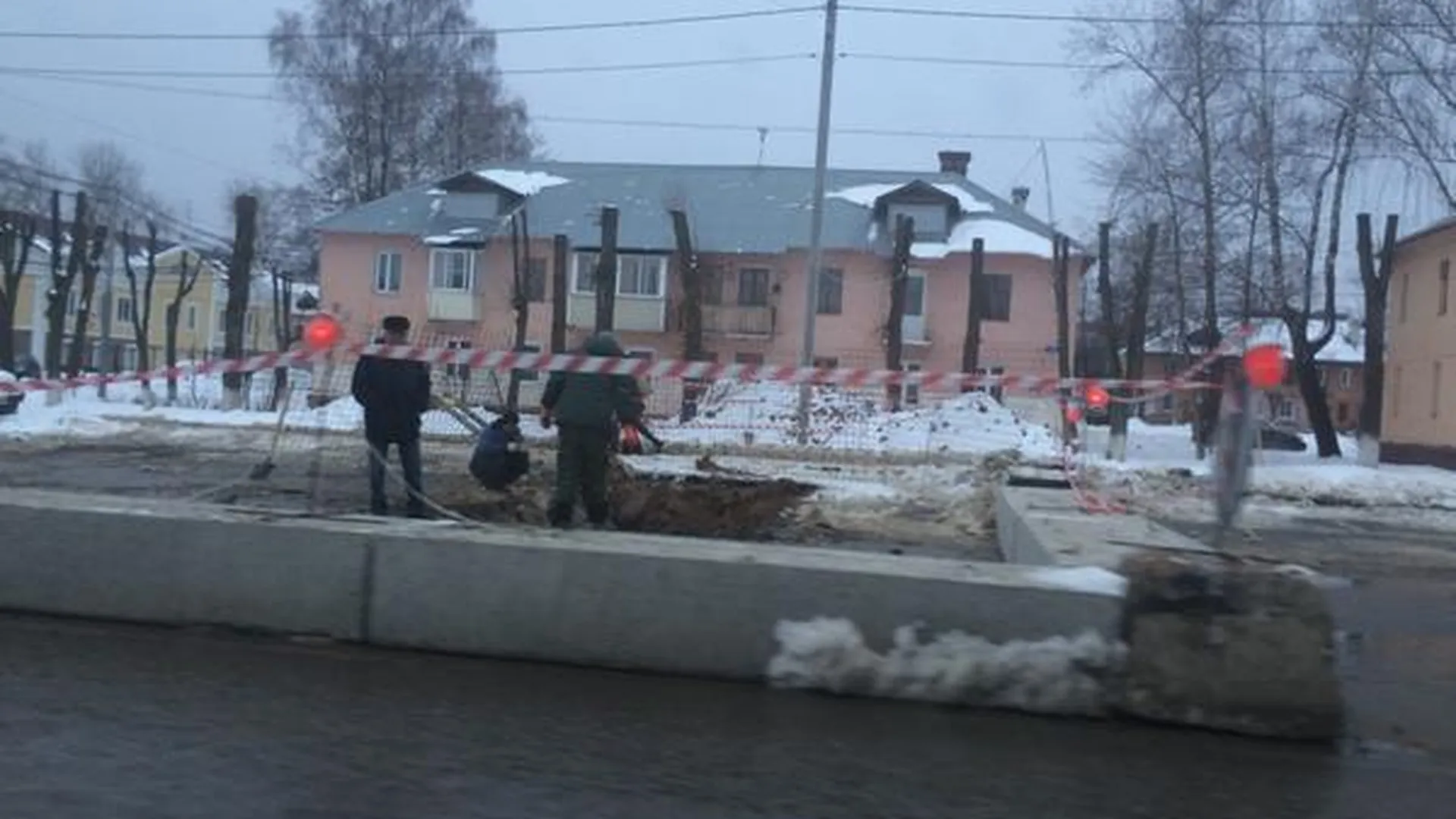 ГАТН заставил установить ограждение вокруг стройки в Домодедово