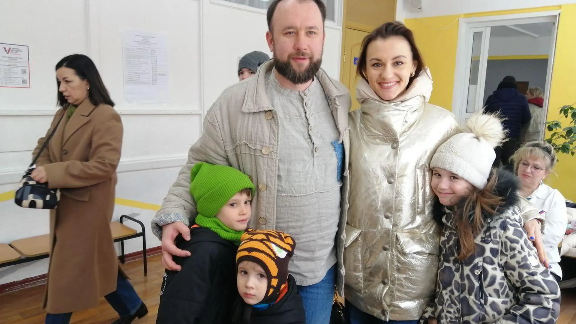 Лучший неонатолог РФ Денис Аксенов проголосовал на избирательном участке в Балашихе