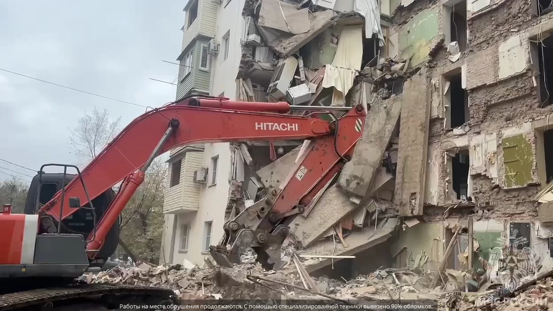 «Дому лет 80, подвал заливало». Стилист Байрамов — о рухнувшей пятиэтажке в Астрахани