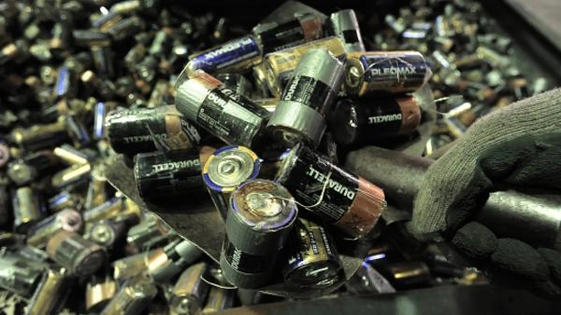 Неправильная утилизация батареек грозит бедой