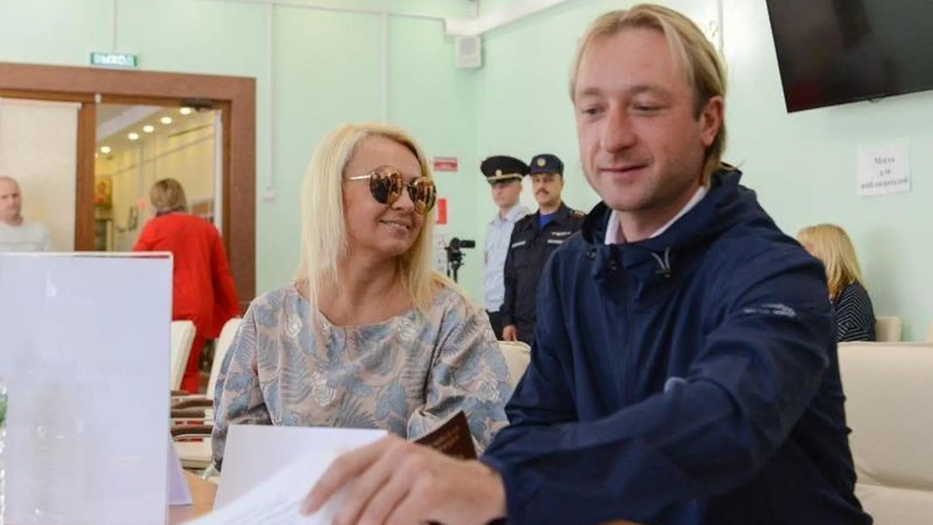 Плющенко и Рудковская выбрали самого спортивного кандидата в губернаторы МО