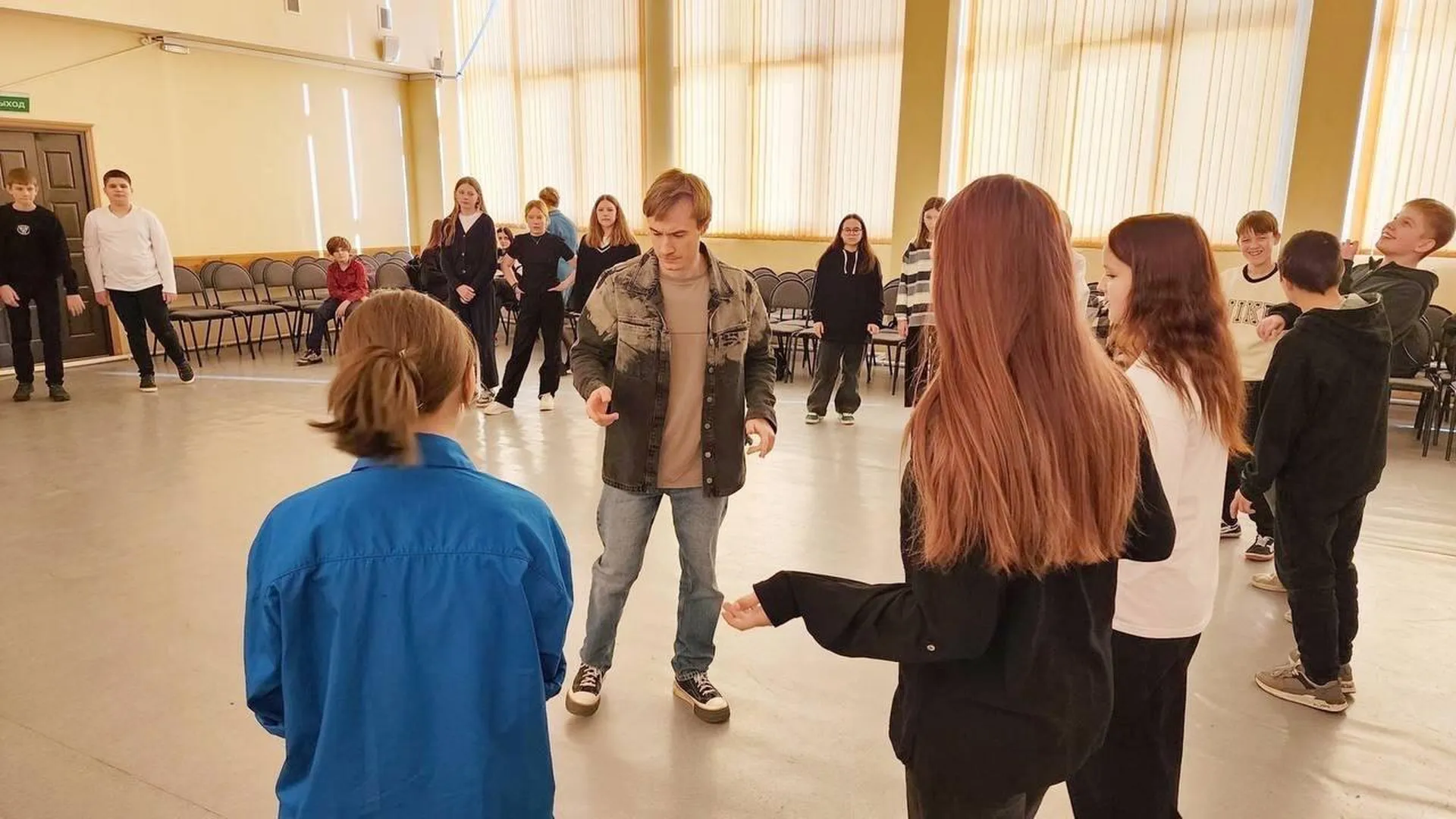 Школьники из Каширы посетили мастер-класс актера театра и кино Назарова
