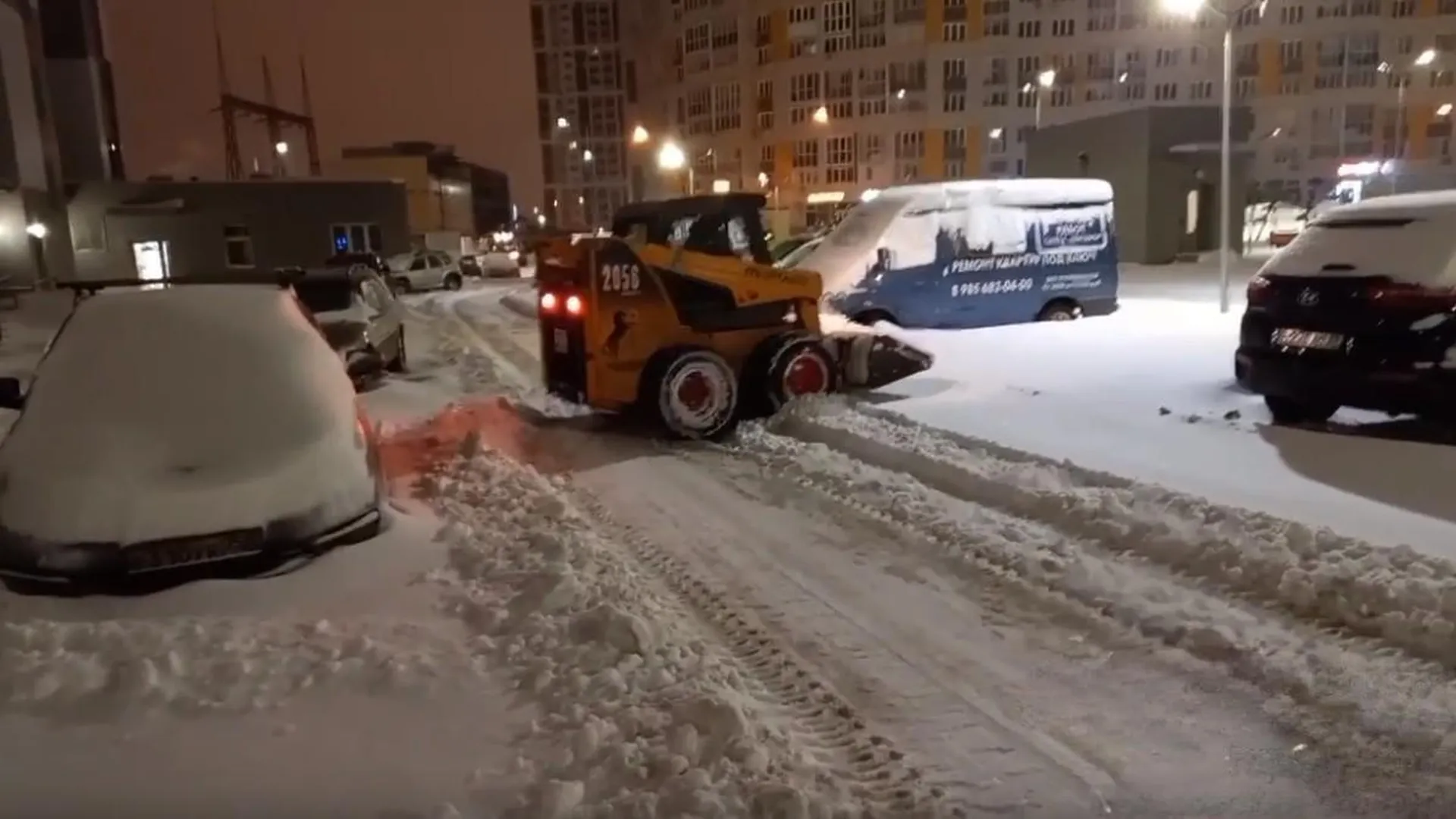 Уборка снега на Носовихинском шоссе, 37 в 6 утра