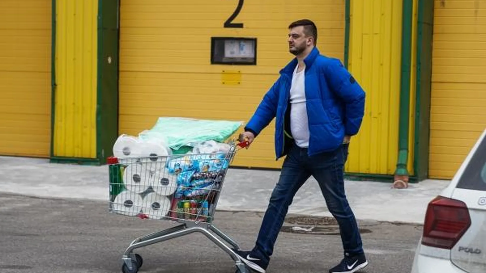 Экономист объяснила причины появления в России «магазинов для нищих»