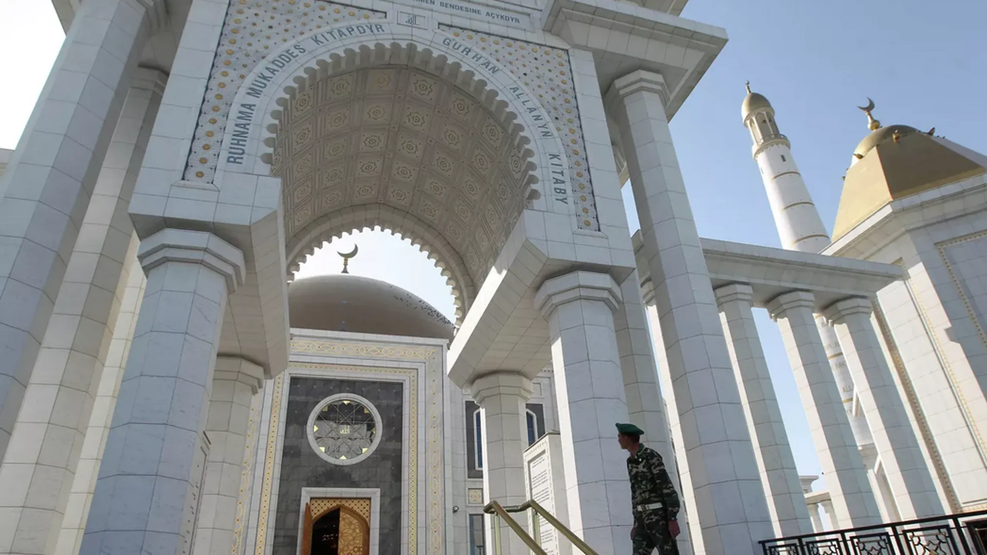 Путин принял приглашение посетить Туркменистан