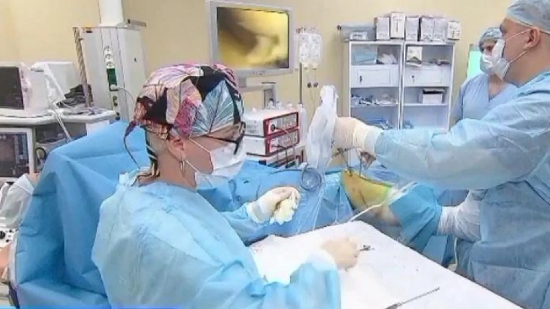 Дубненские врачи провели рекордное количество малотравматичных операций в Подмосковье