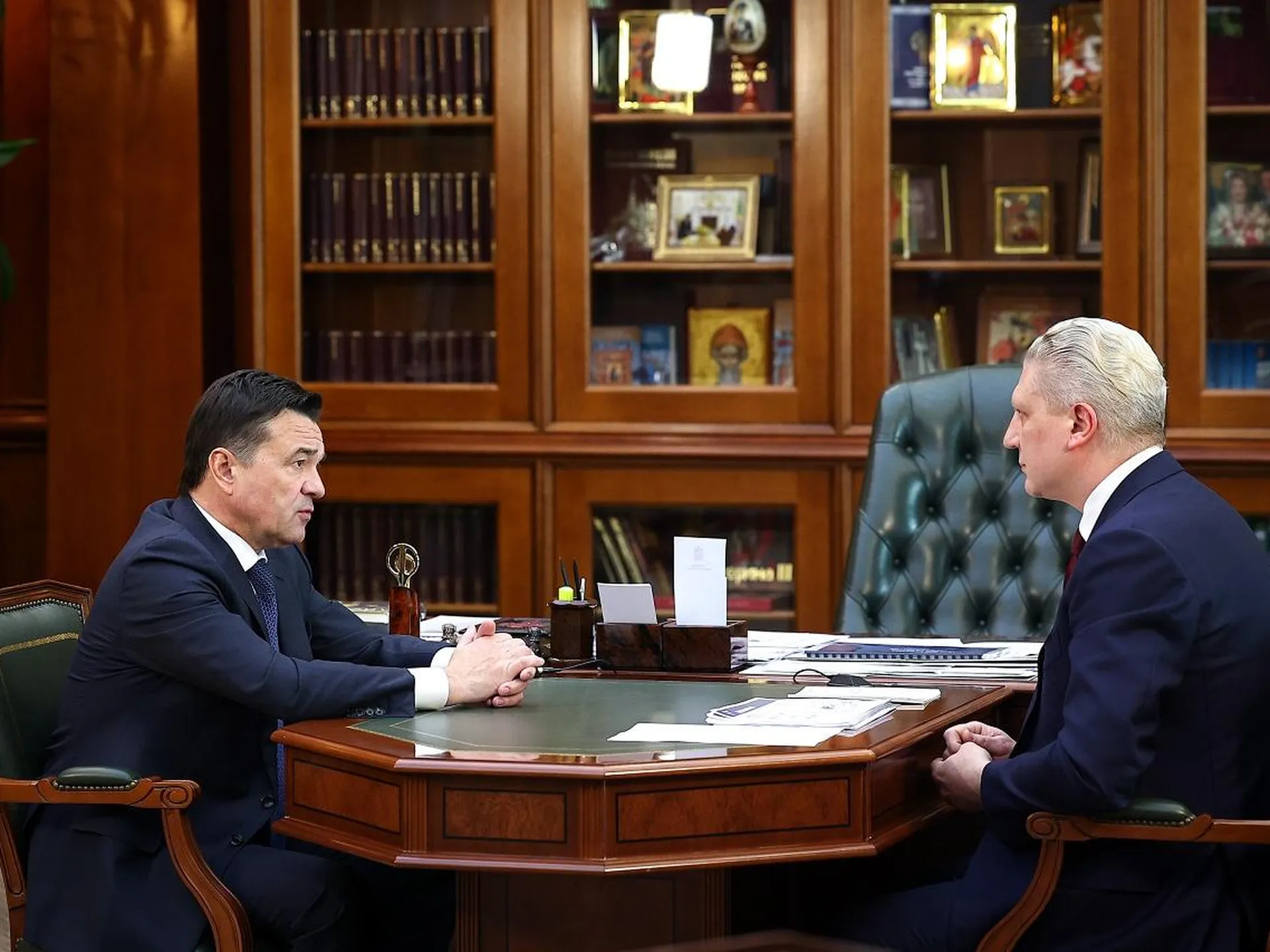 Губернатор Подмосковья провел рабочую встречу с главой Одинцовского округа