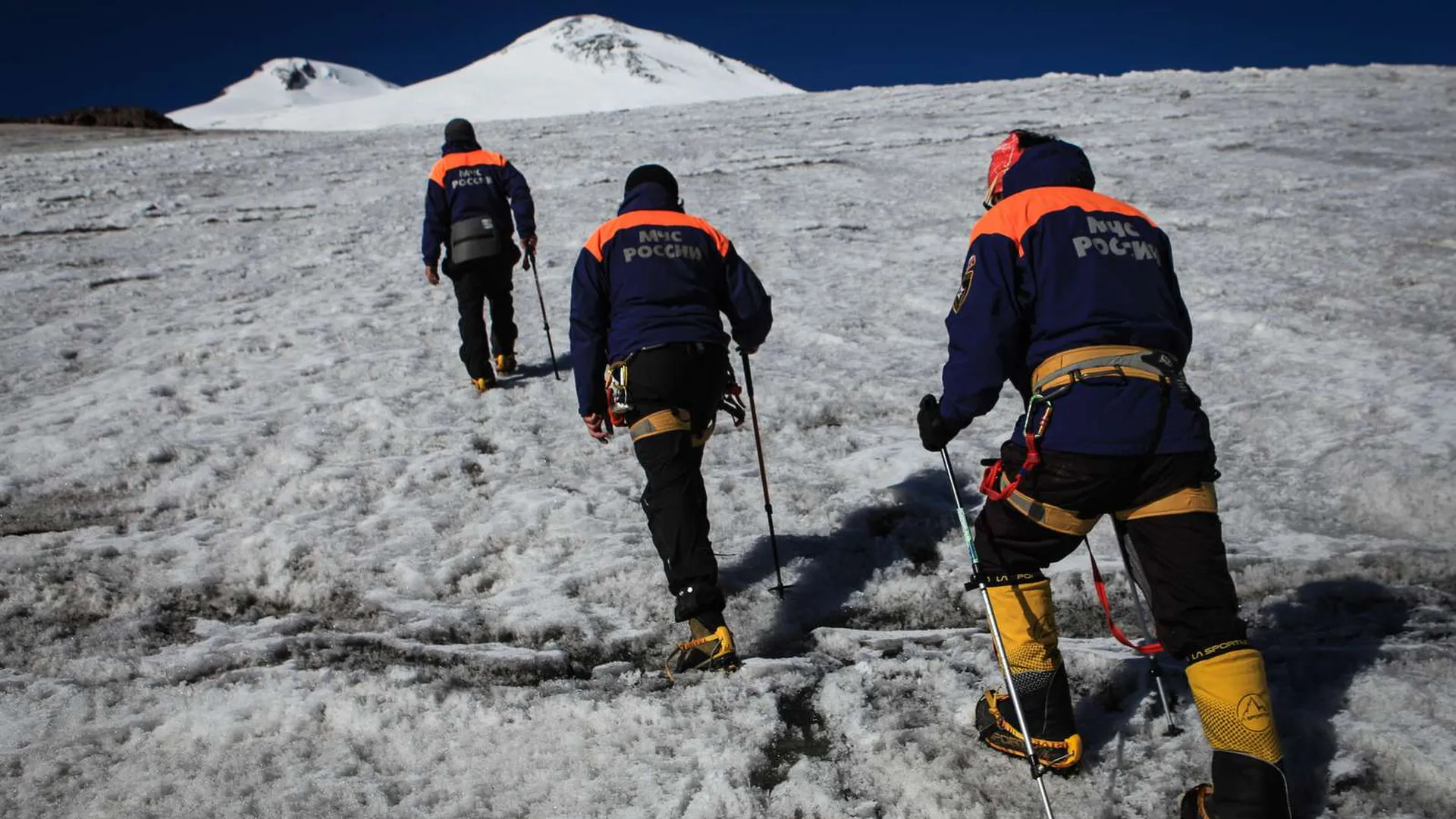 Спасатели выдвинулись на Эльбрус за телами погибших альпинистов