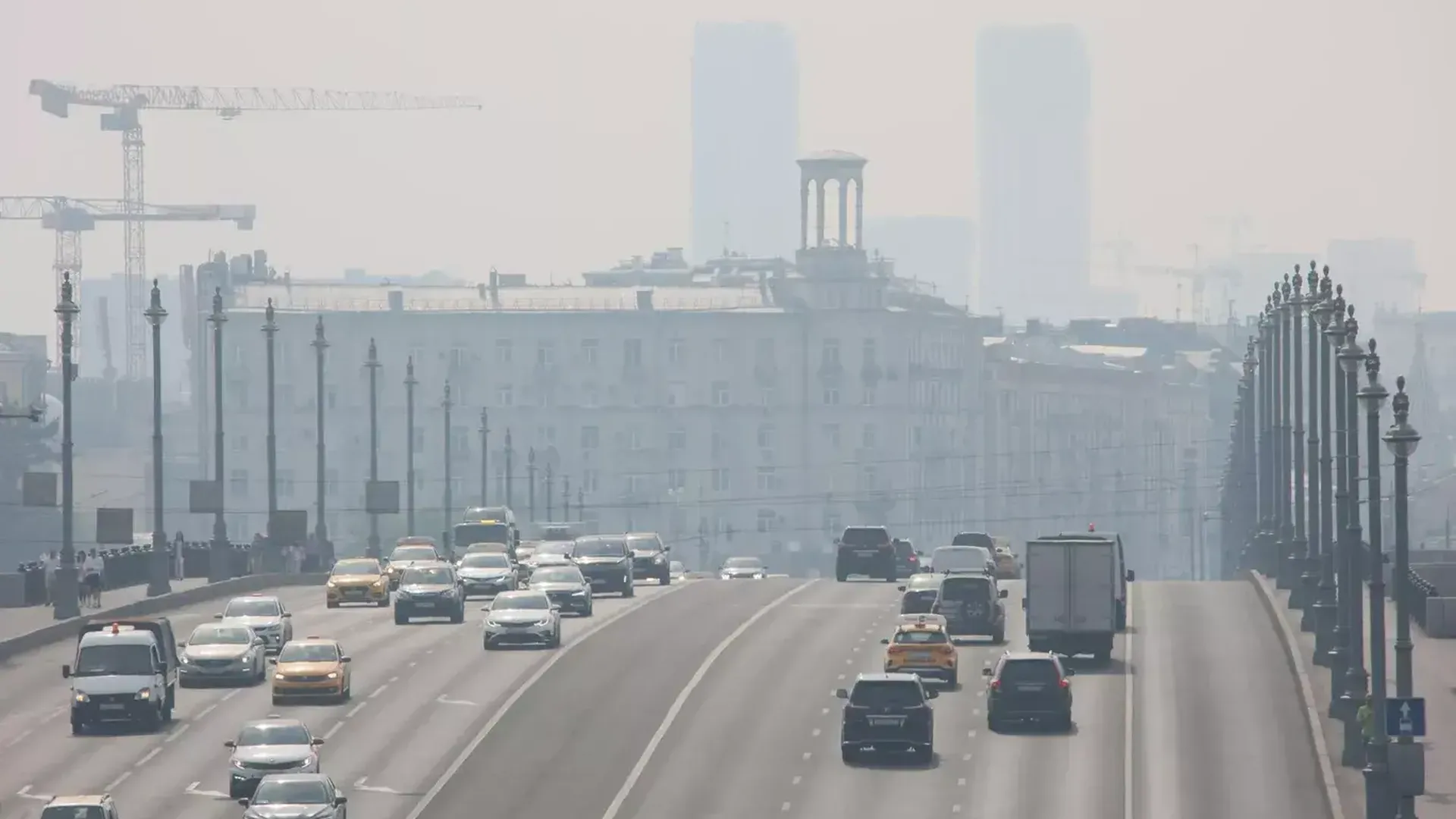 Желтый уровень погодной опасности объявили в Москве из-за тумана в пятницу