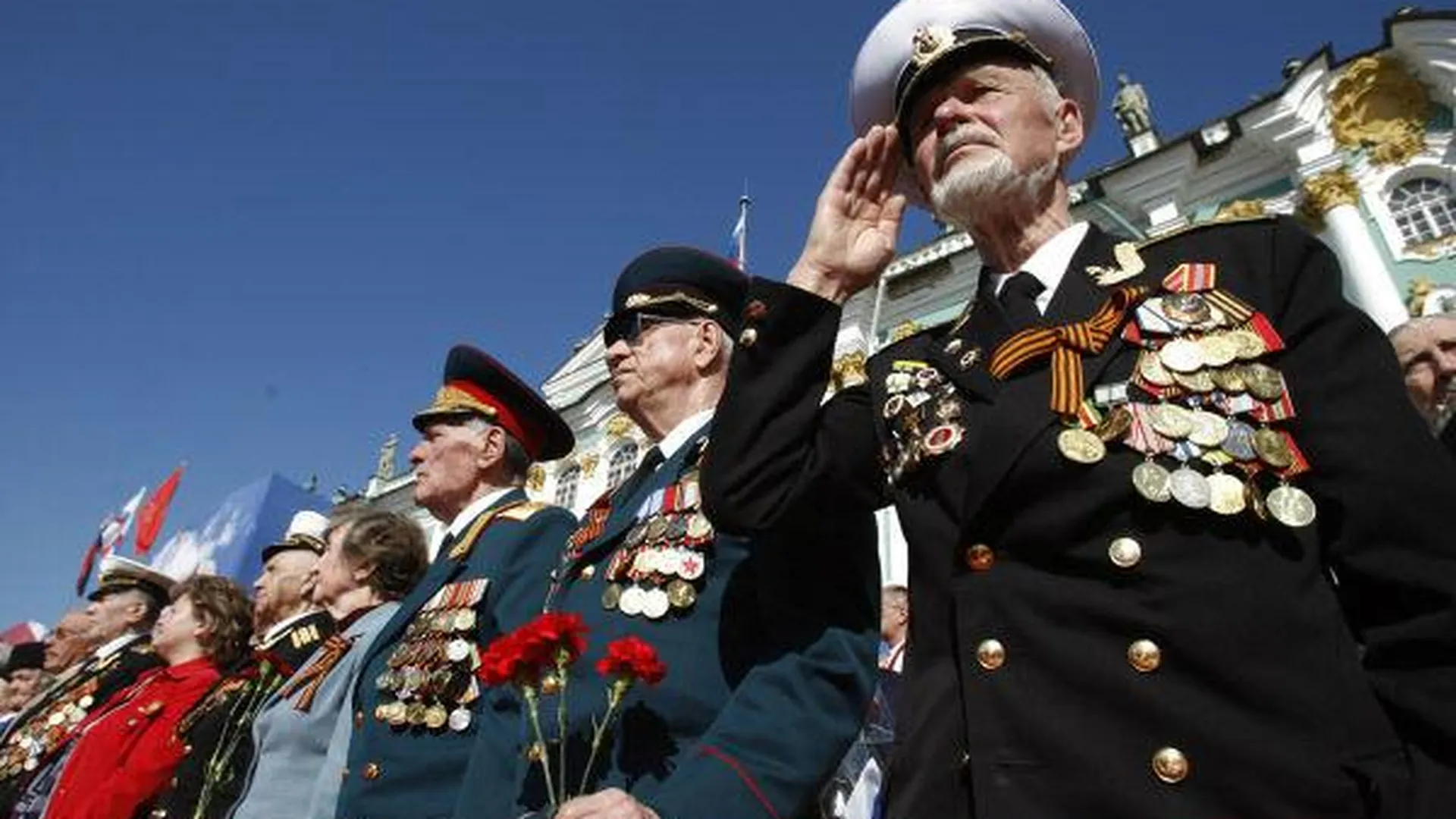 Юбилейные медали получили более 50 ветеранов Волоколамского района
