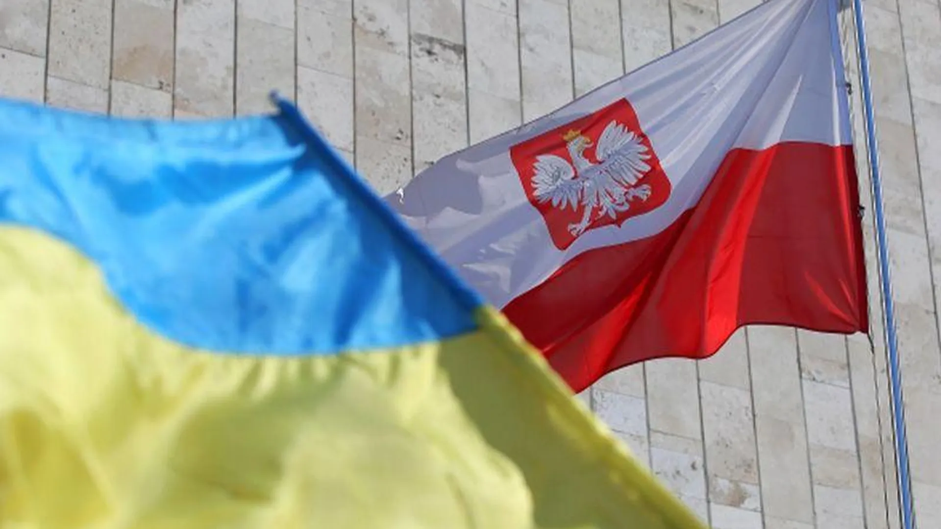 «Забудут любые обиды, если так скажут США»: россияне о дружбе Украины с Польшей