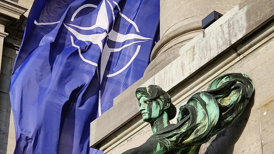 Шольц пытается не допустить обострения конфликта между Россией и НАТО