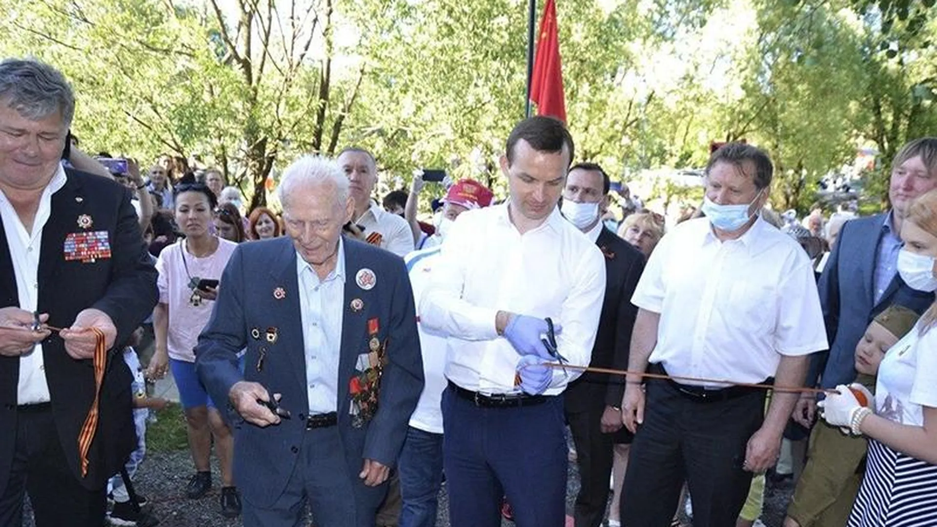 Уникальный военный мемориал открыли в день парада Победы в Лобне