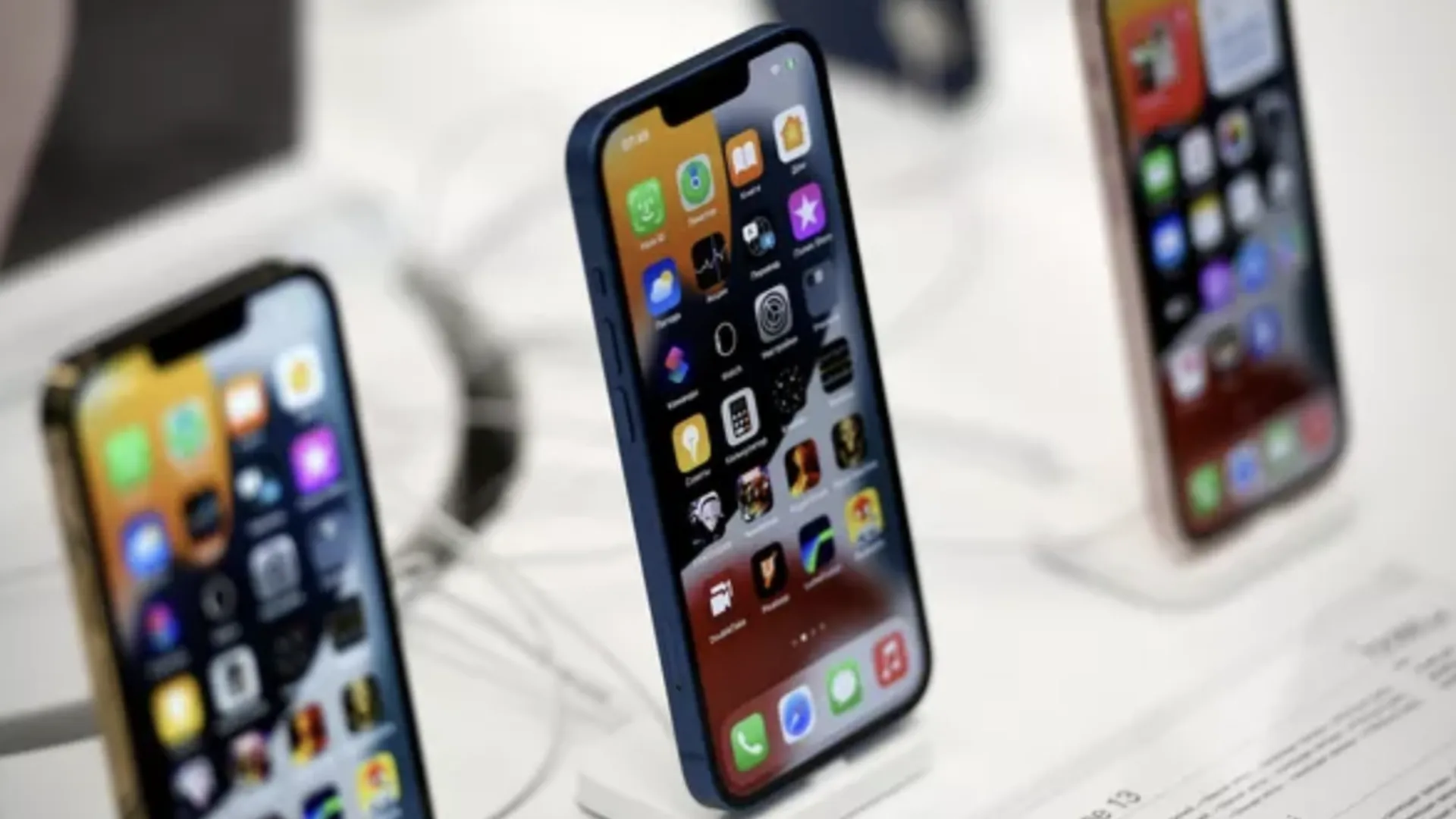 Владельцев iPhone напугали массовым взломом. Как защитить свой смартфон в случае атаки